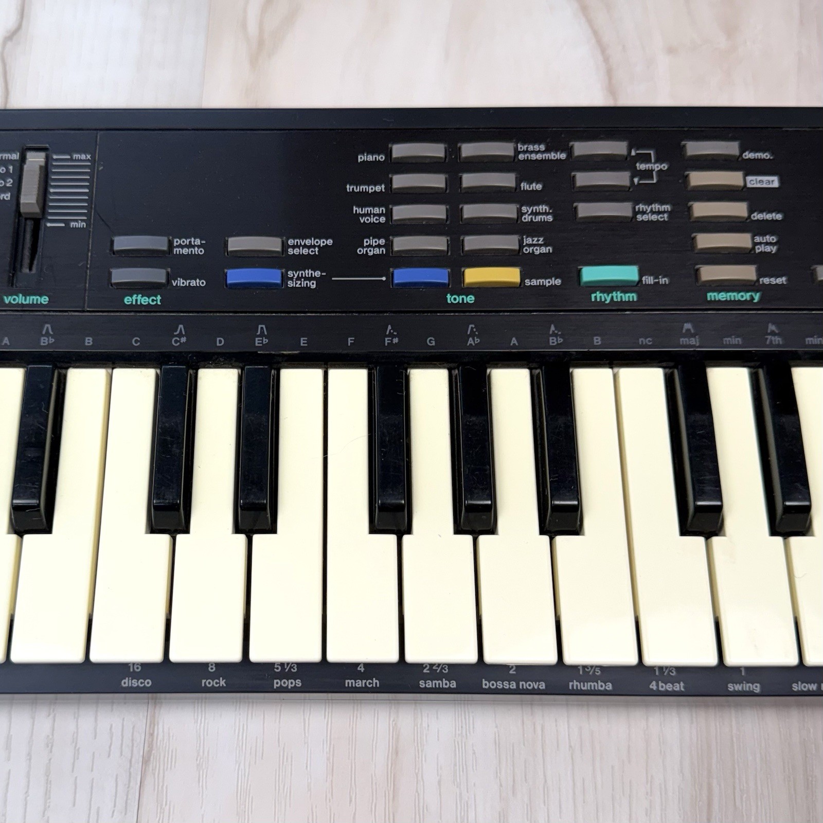 VTG CASIO SK-1 Portable 32-Key Lo-Fi Electronic Sampling KEYBOARD Tested WORKS