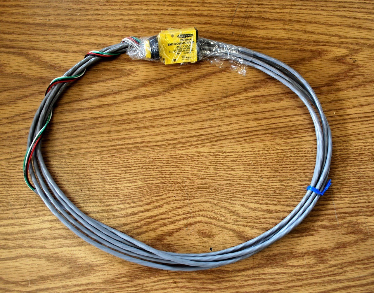 Banner SM312DMS12-27146 Photoelectric Diffuse Mini-Beam Scanner - NEW