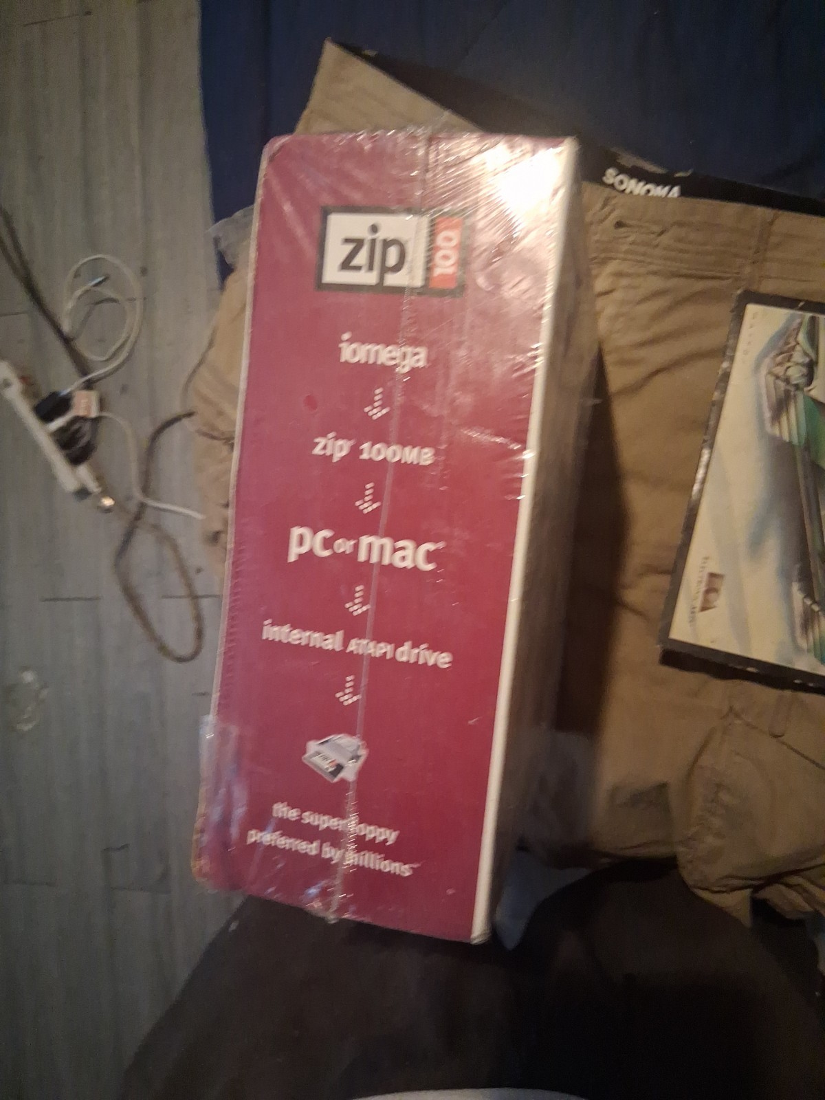 Zip100 It's super floppy preferred by millions zip 100 MBPC or Mac internal...