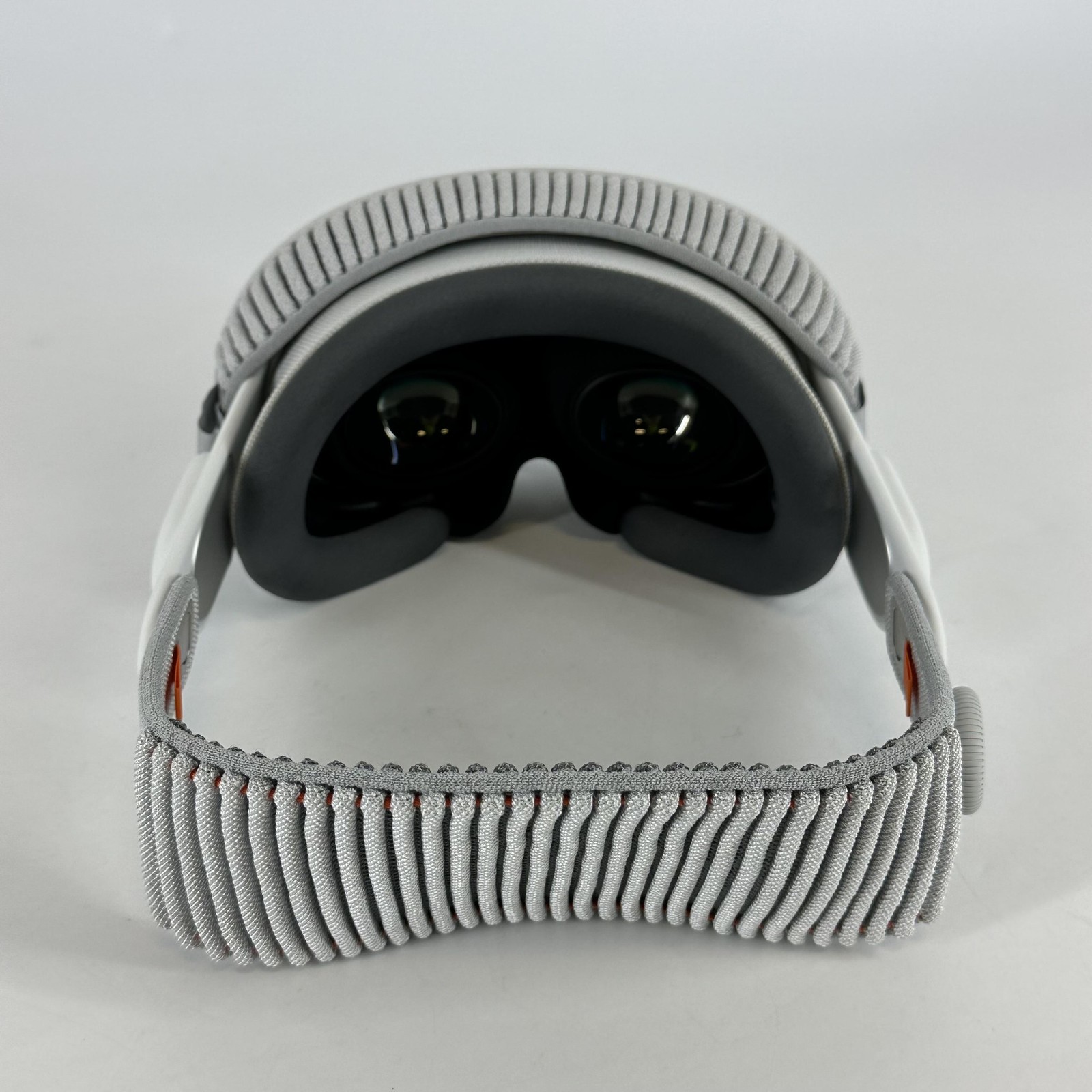 Apple Vision Pro VR Headset 1TB w/ Dual Loop Band-M - Right Audio Strap Issue