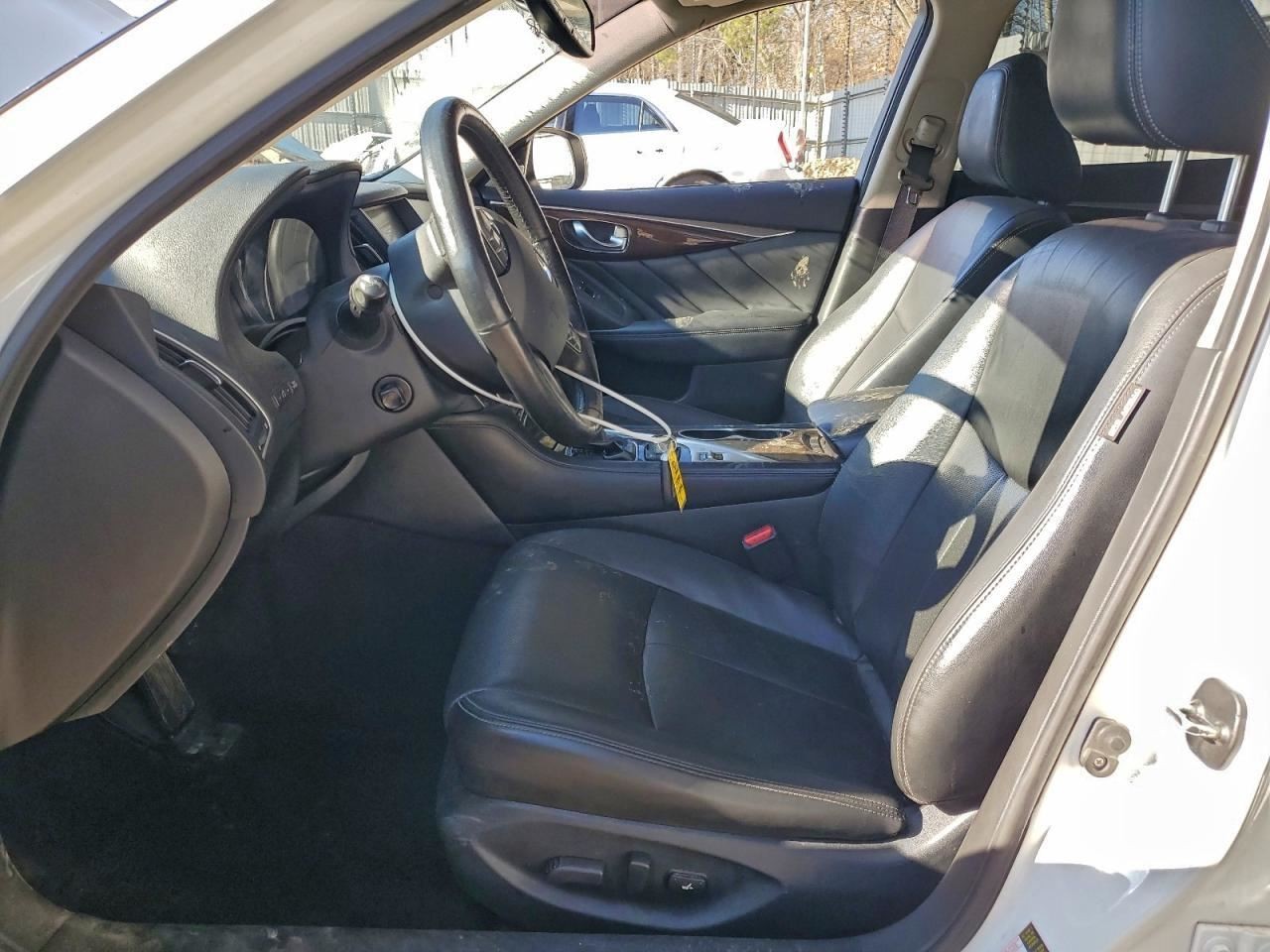 Q50 2017 Glove Box 4942770