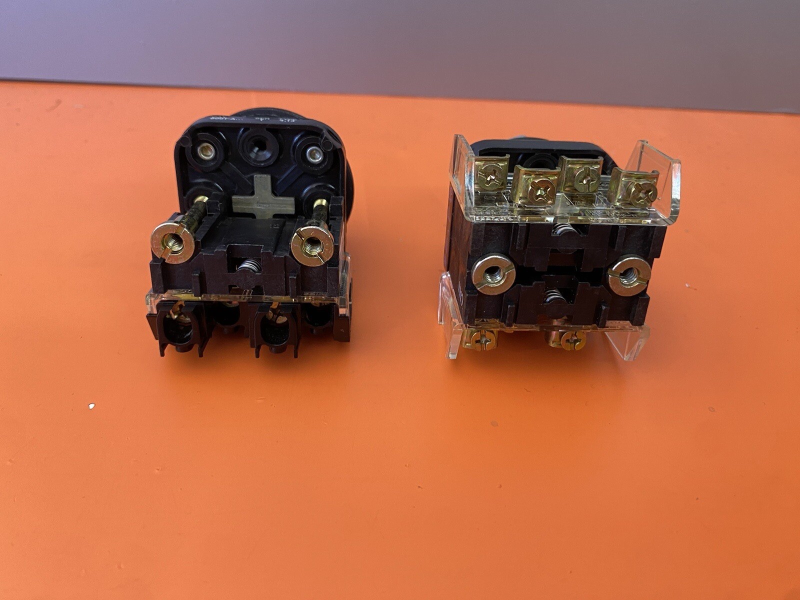 Allen Bradley Red/Black Push Button Switch 800T-XA Qty 2