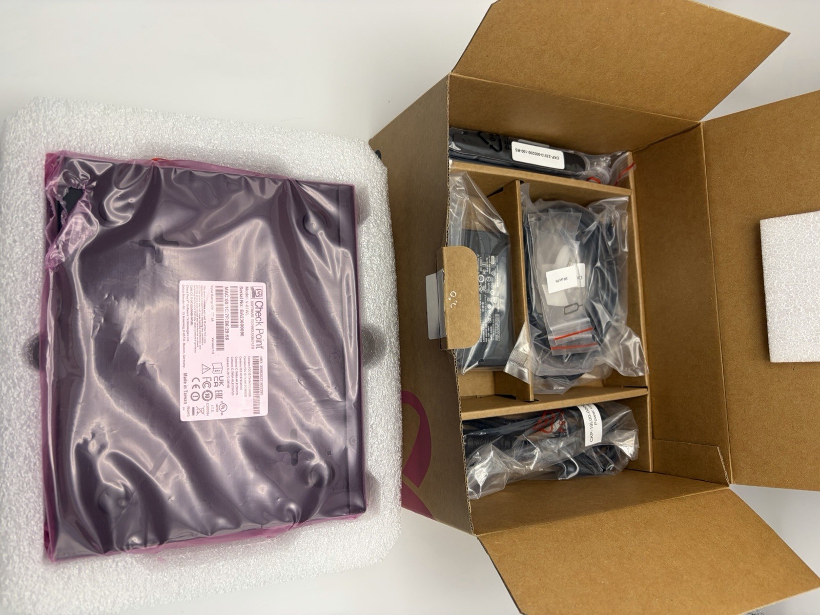 Check Point 1590 Model V81WL Network Security Gateway Device Open Box G2U