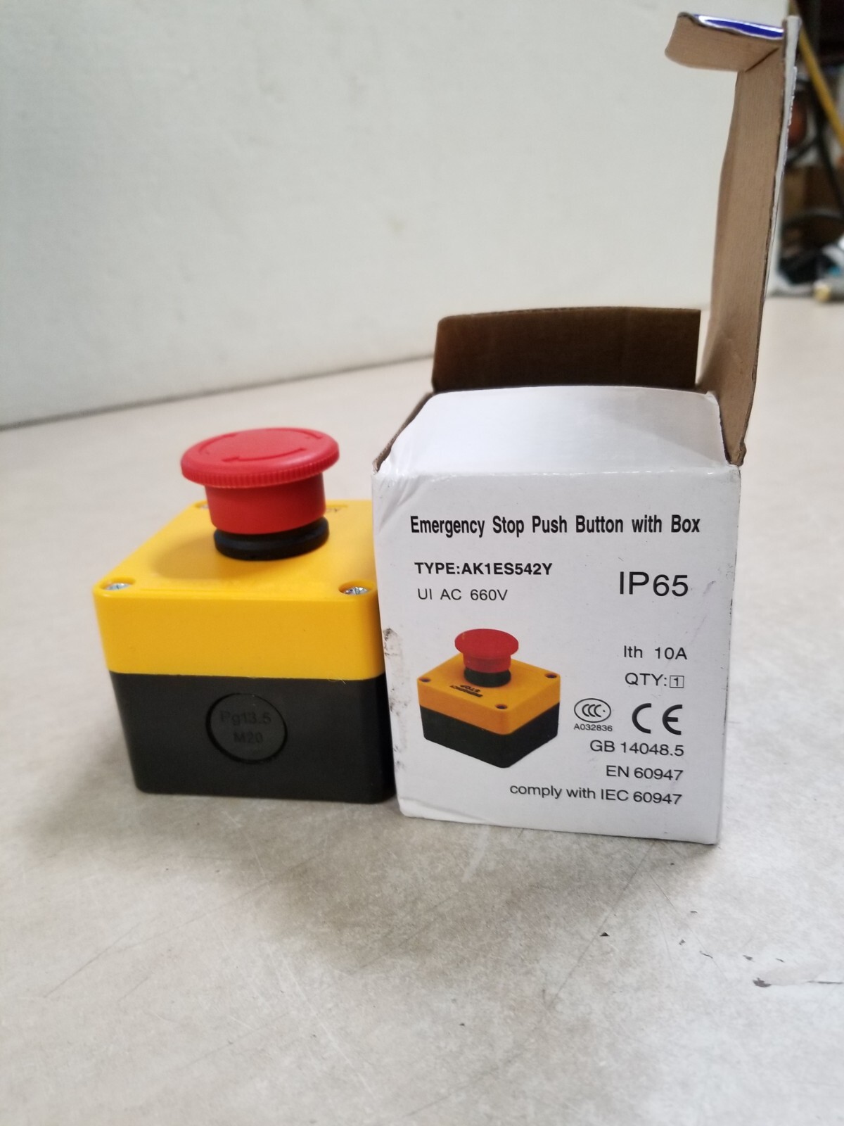 APDIQI BOX FOR EMERGENCY STOP PUSH BUTTON IP65 TYPE AK1ES542Y AC 660 VOLTS