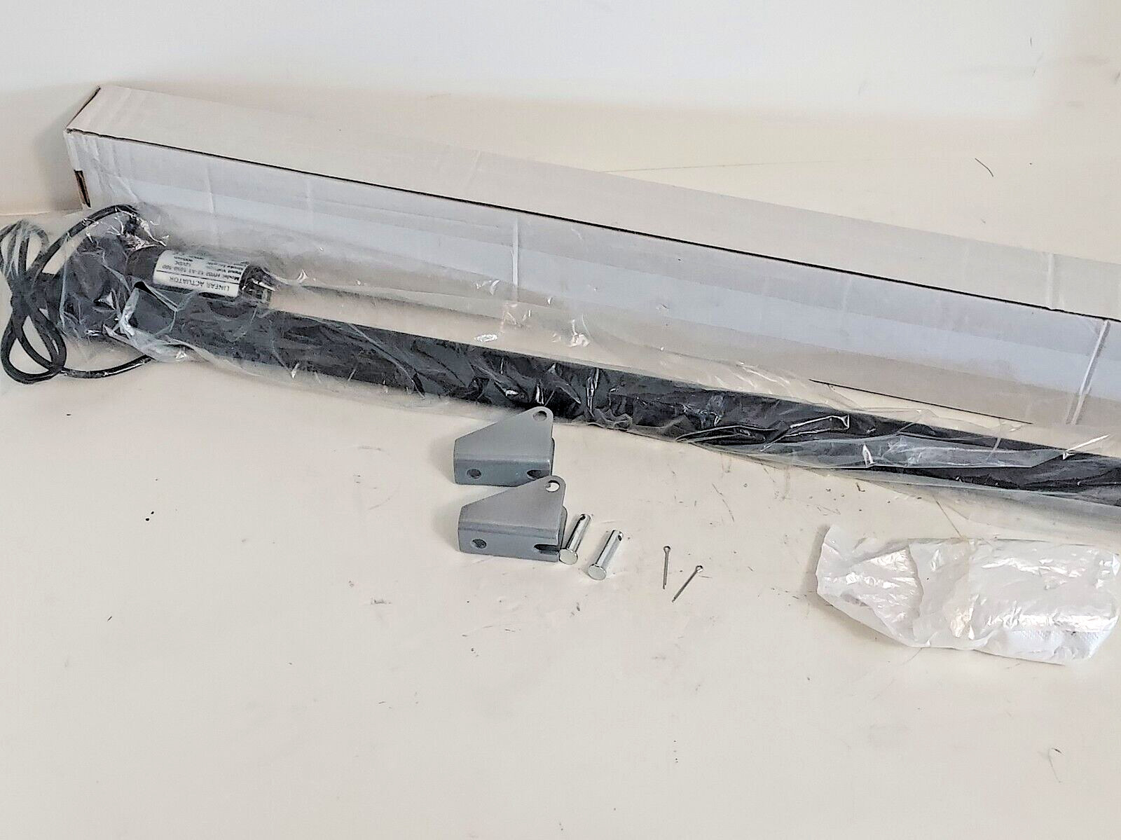 LINEAR ACTUATOR MODEL: HY02-12-A1-1050-900, 900mm stroke, 3000N load, 12VDC NEW