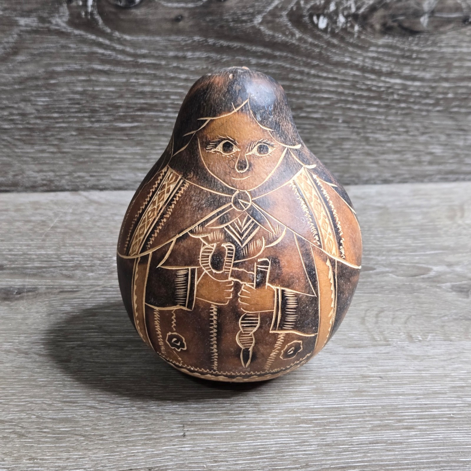 Vintage Peruvian Hand-Carved Burnt Gourd Folk Art Woman Figure Mate Burilado