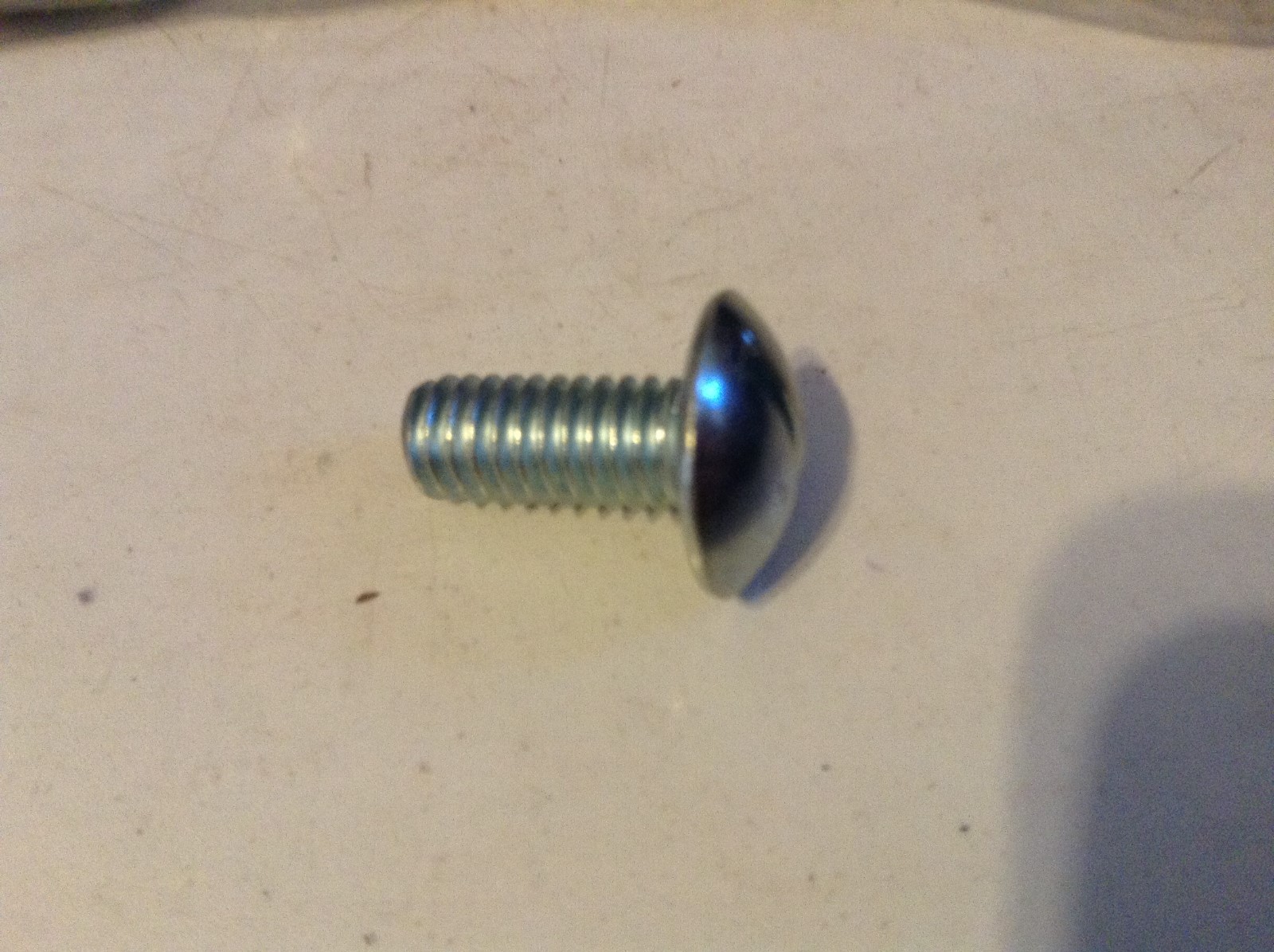 70918249 - A New Truss Head Screw For A Challenger FH, RH Grain Headers
