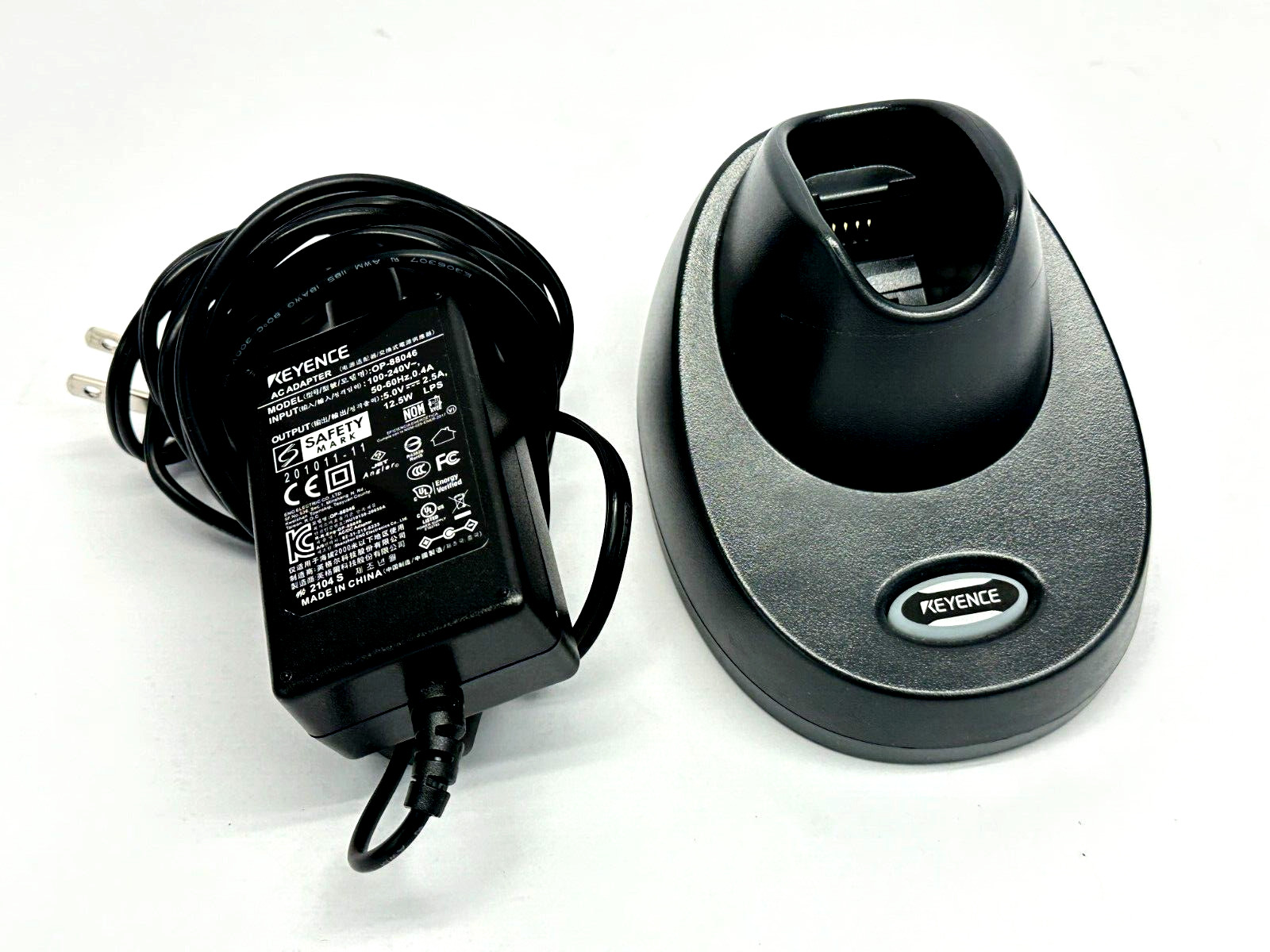 Keyence HR-UC1 Rev. G Communication Unit Charging Base w/ OP-88046 Power Supply