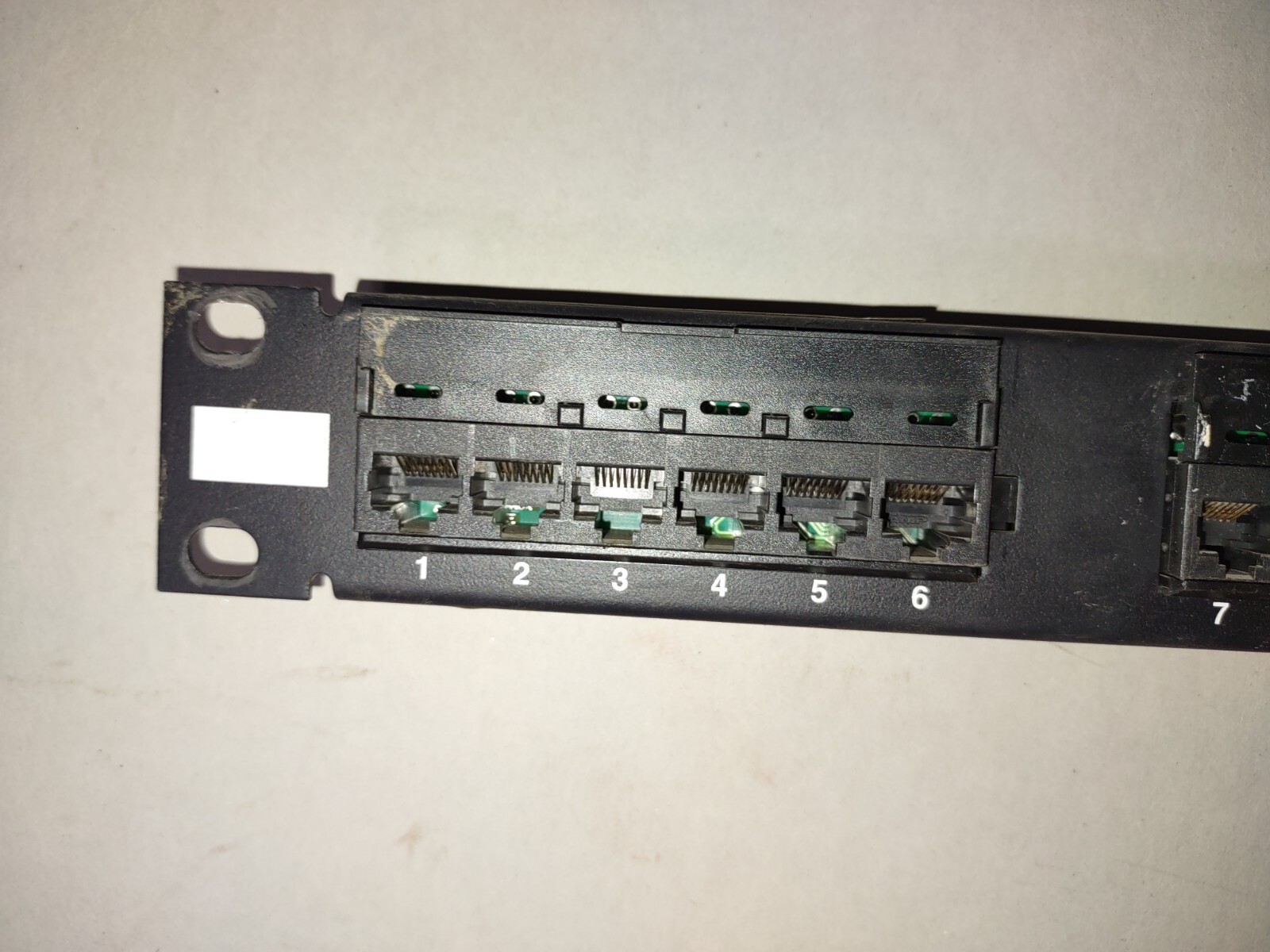 AMP NetConnect Universal Wiring Cat 5E 1U 24 Port Patch Panel