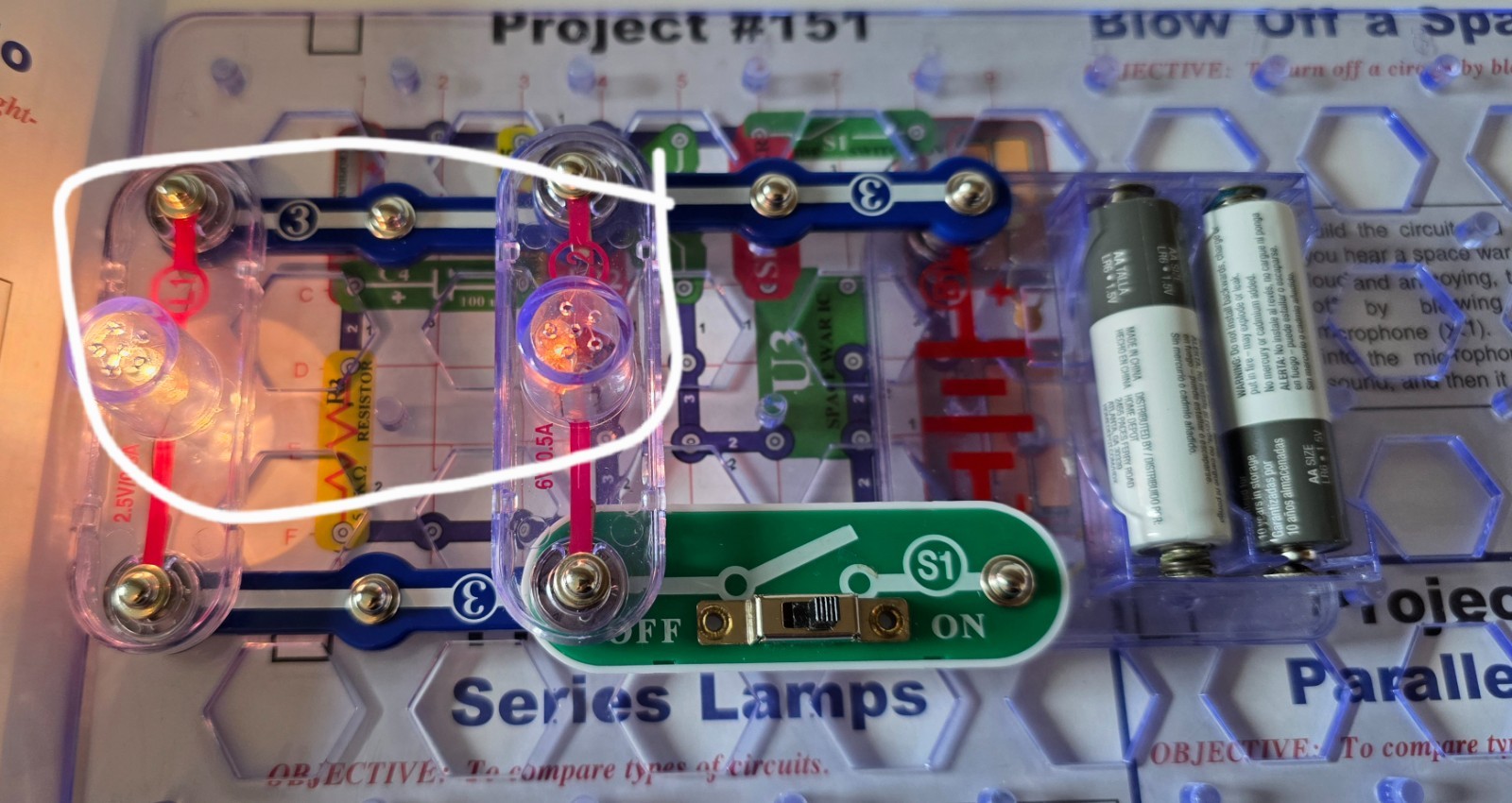 Electronic Snap Circuits Build (59 pieces, one is not working)