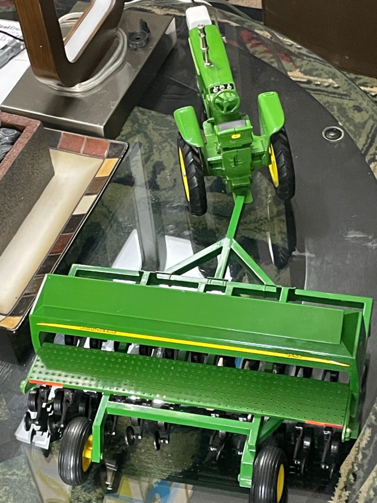 1:16 SCALE DIECAST METAL TRACTOR MODEL