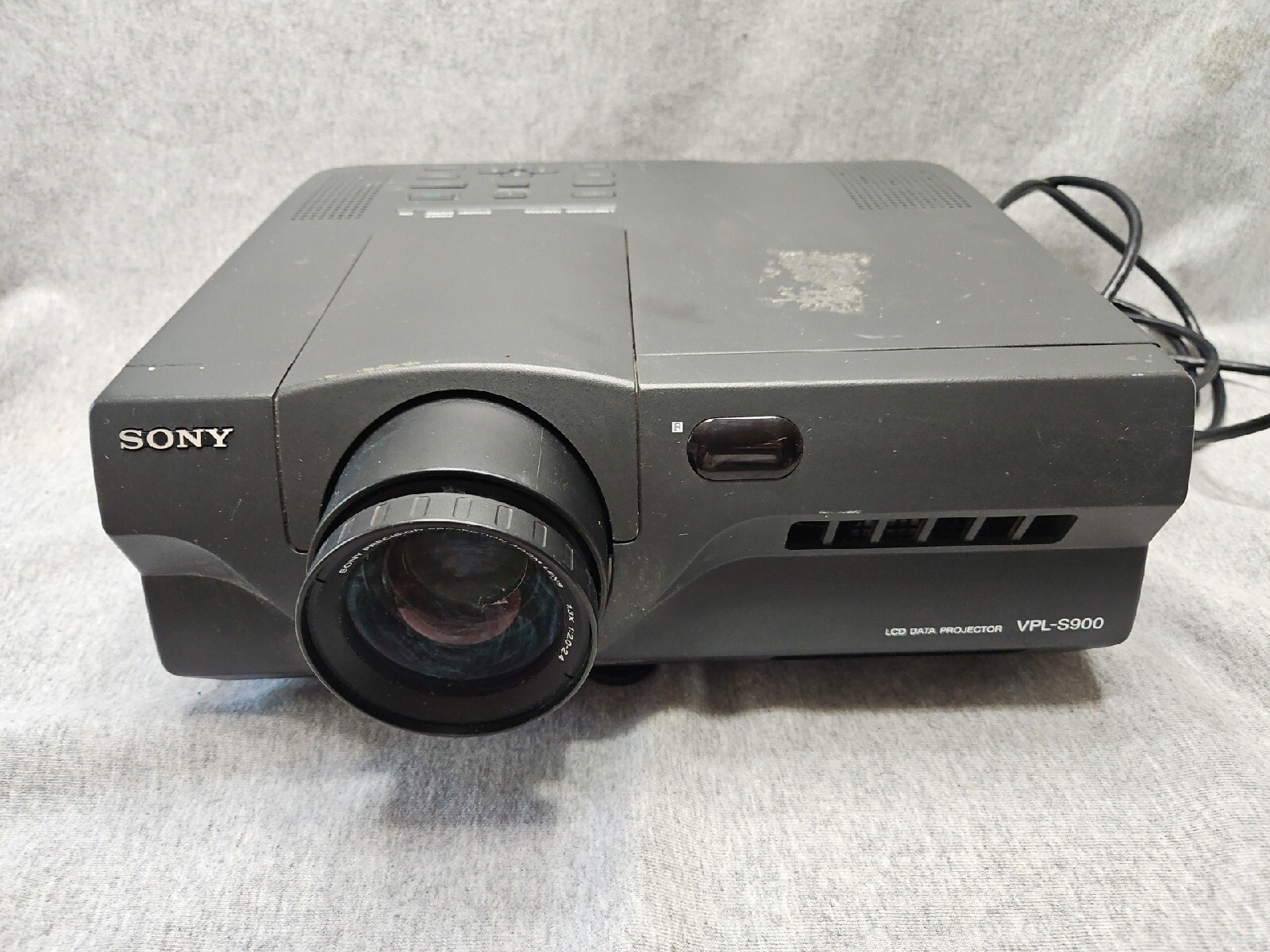 Sony VPL-S900u SVGA Conference Room LCD Data Projector No remote