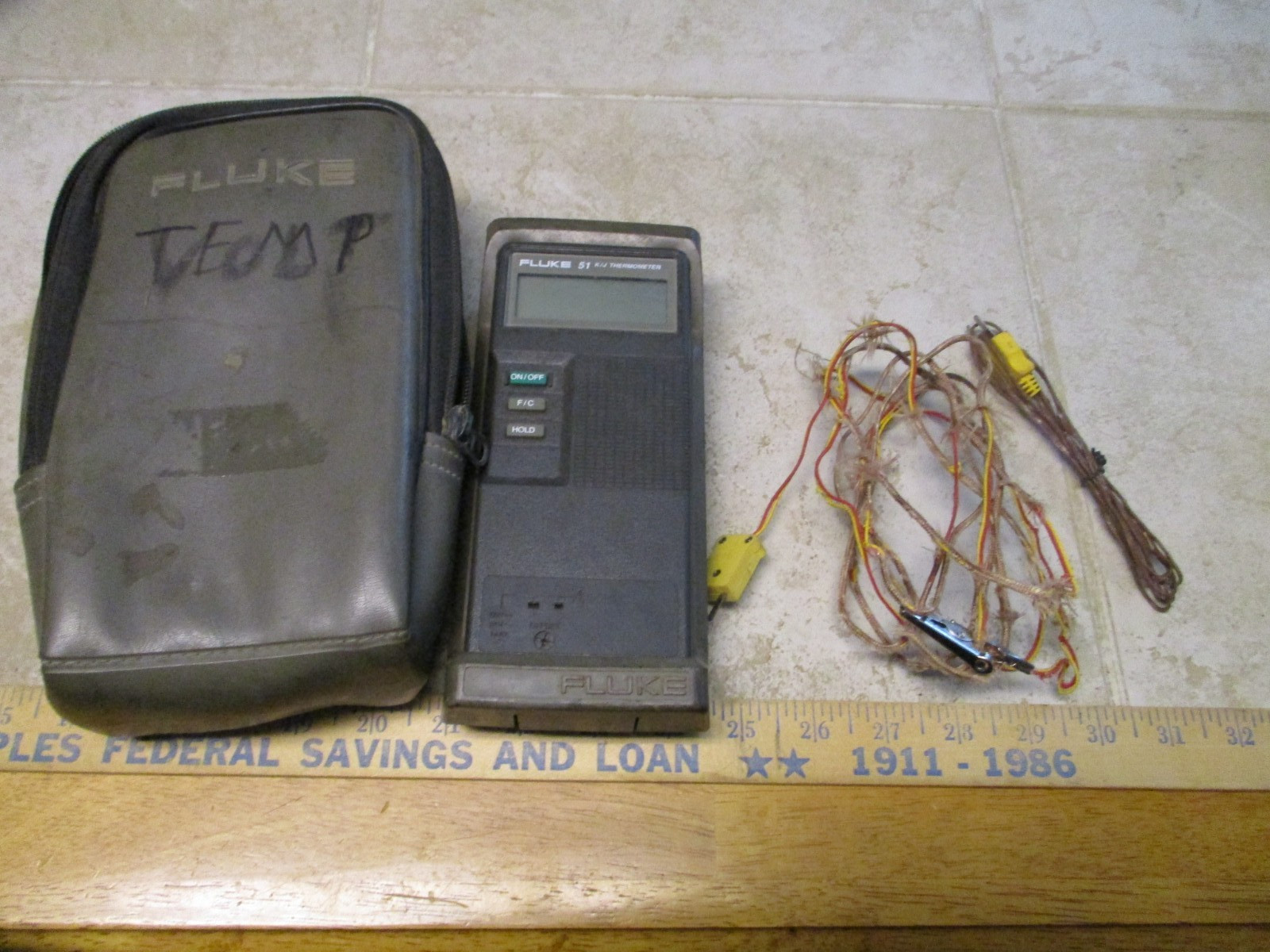 Fluke 51 K/J Digital  Thermometer With Probes And Extras. Tested & Working.