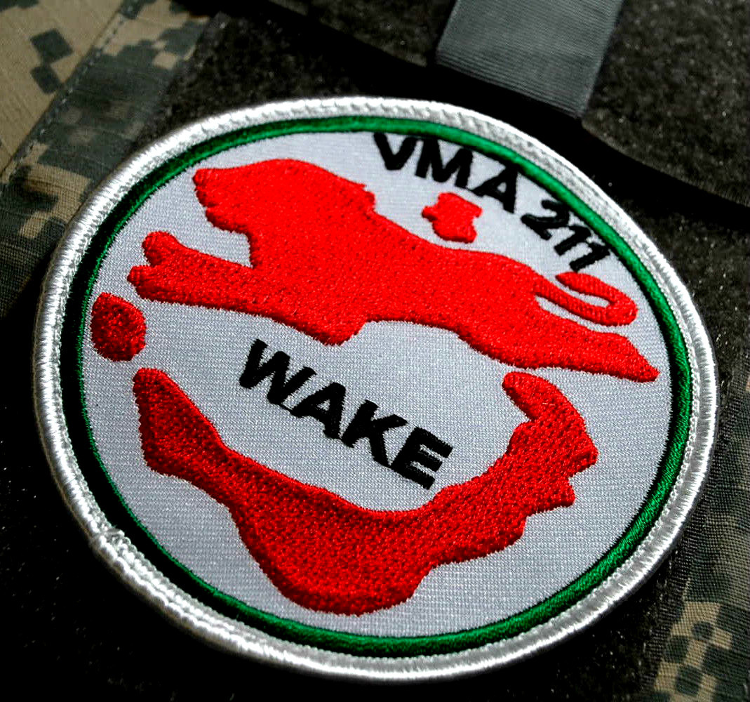 CAMP BASTION US NAVY AV8B HARRIER JUMP JET ATTACK SQN vêlkrö INSIGNIA: VMA 211