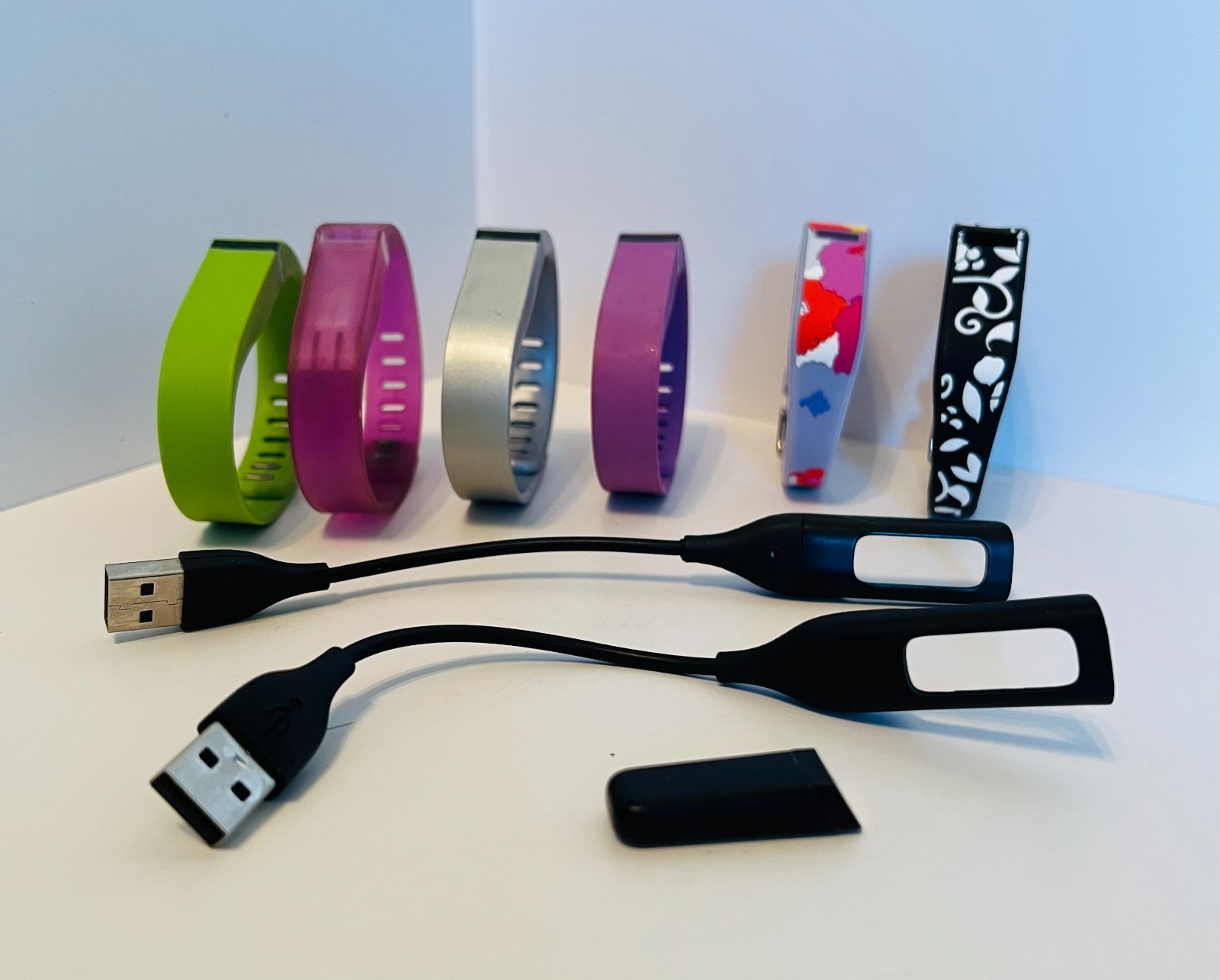 Fitbit Flex chargers & 6 bands - device NOT included in price (see description)
