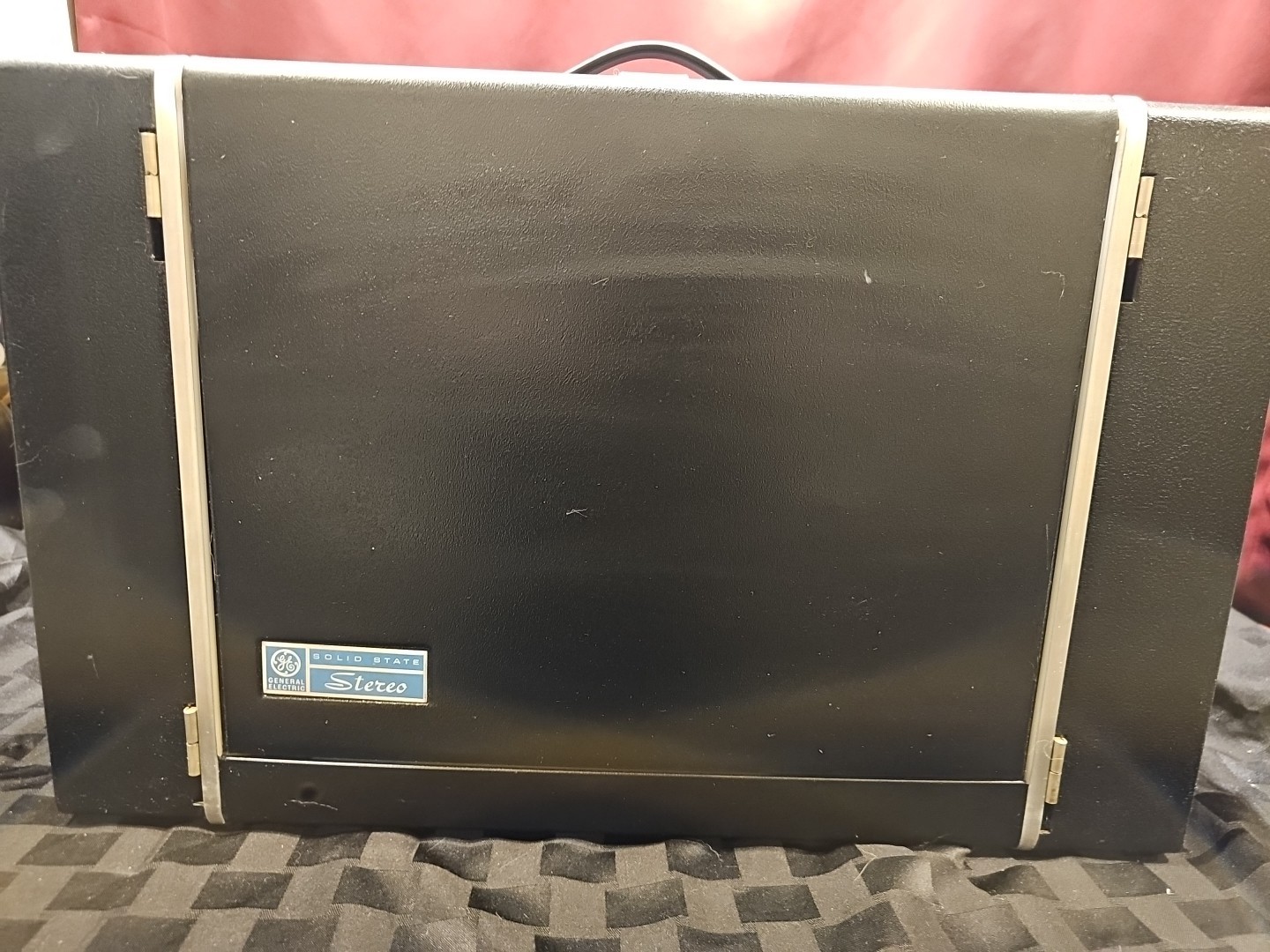 General Electric Solid State Stereo Portable Record Player Fold Out Speaker Read