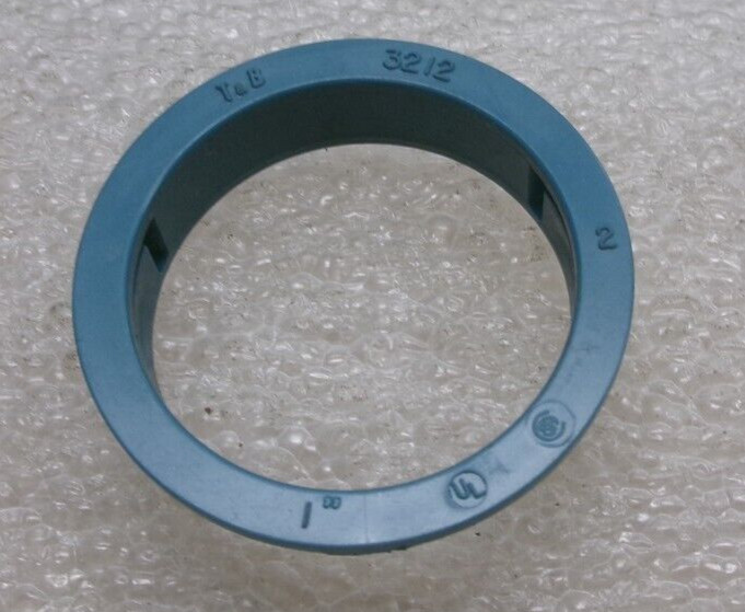 Lot of SEVEN (7) T&B 3212 Bushing 1" Size Plastic Bushings #814F