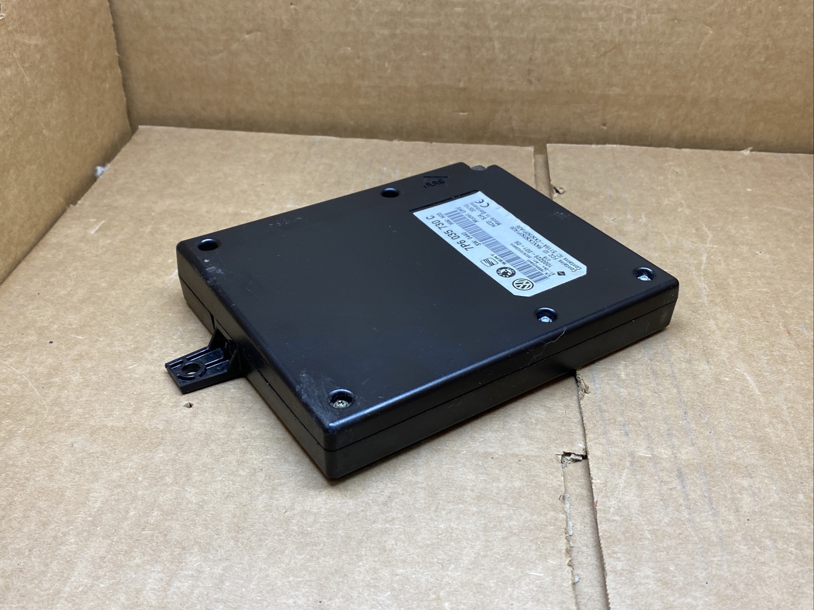 Volkswagen VW Bluetooth Communication Module 7P6 035 730 C 7P6035730C