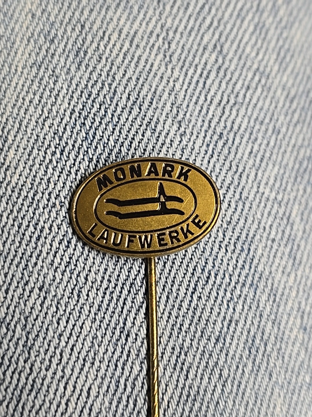 Vintage Pin Monark Drives (99)