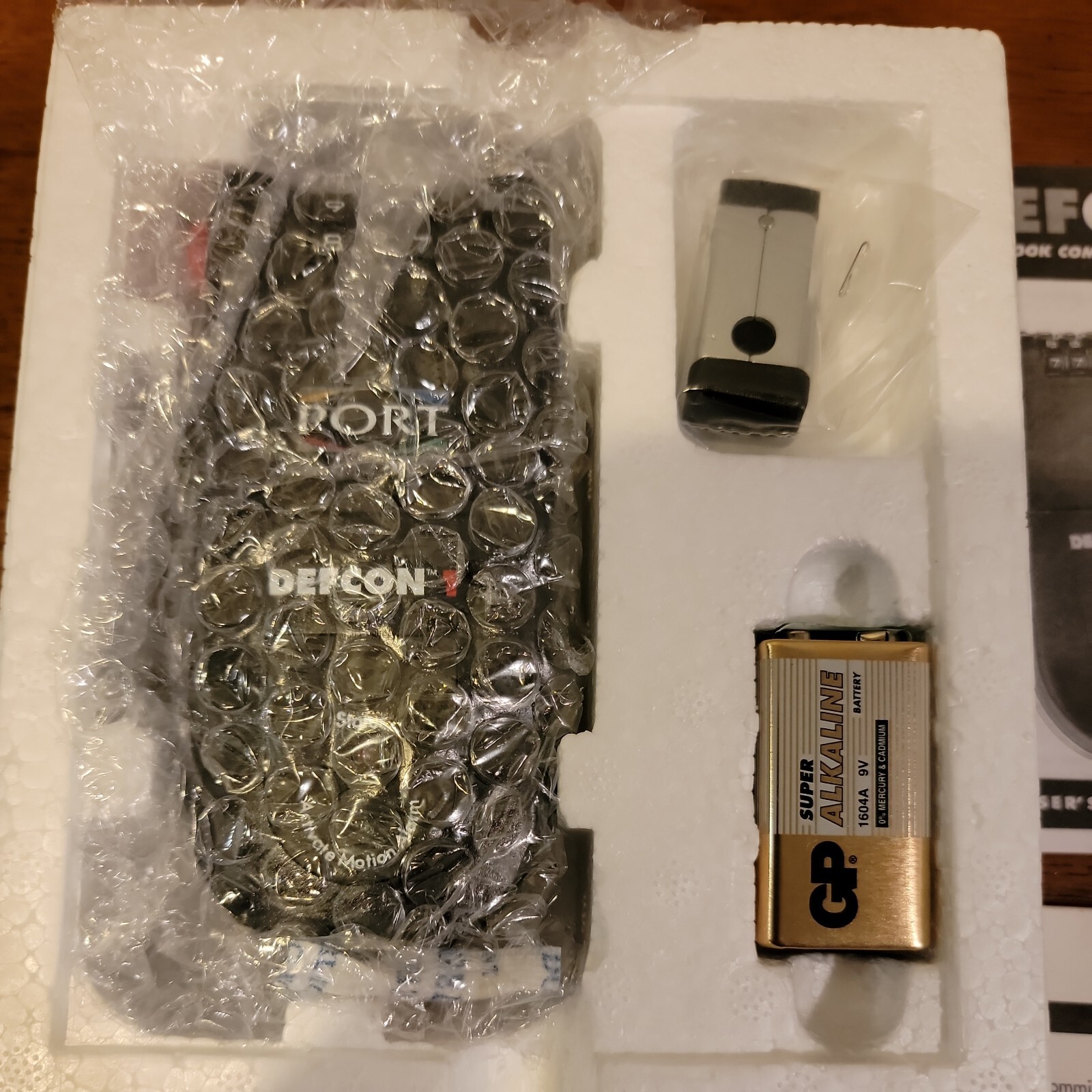 New in Box DEFCON 1 Notebook Computer Security System Alarm (SEL0400)