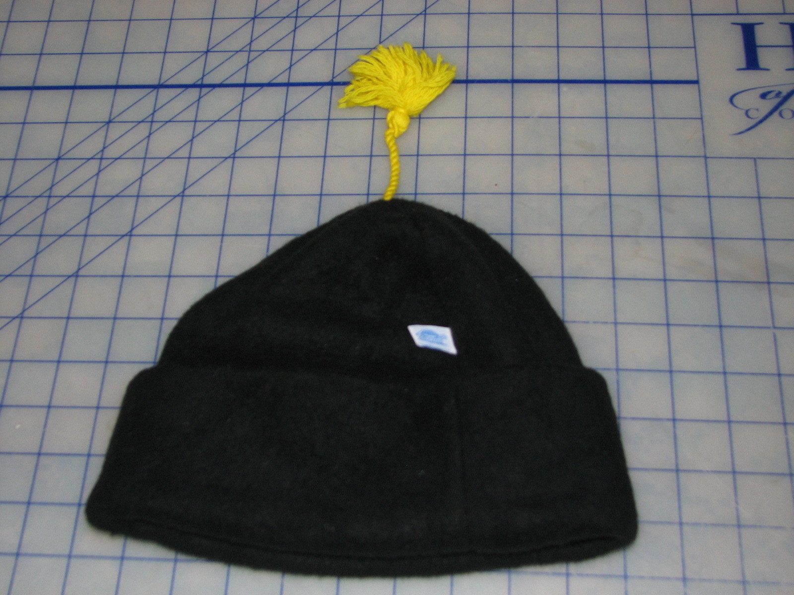 *youth kids fleece beanie turtle fur black w/ yellow tassel outdoor gear wear