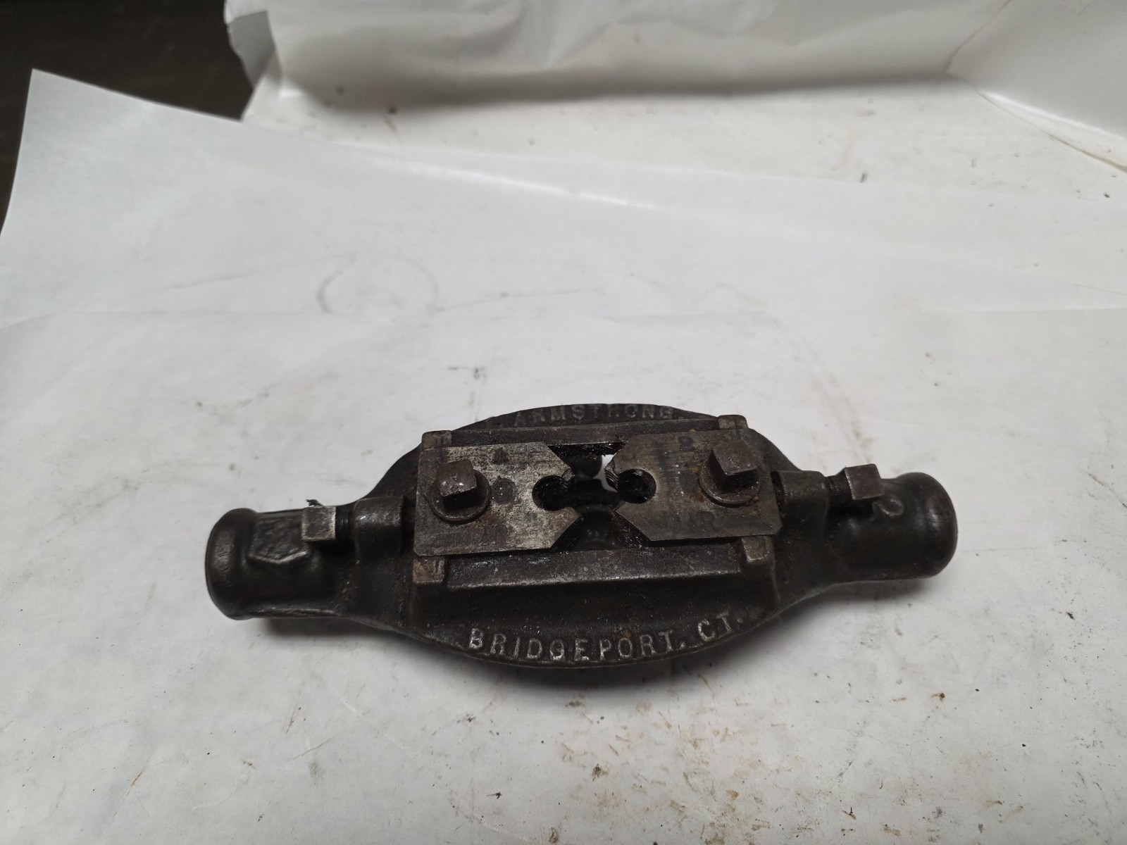 Vintage Armstrong No. 2 Adjustable Pipe Threader with 1/2" Dies