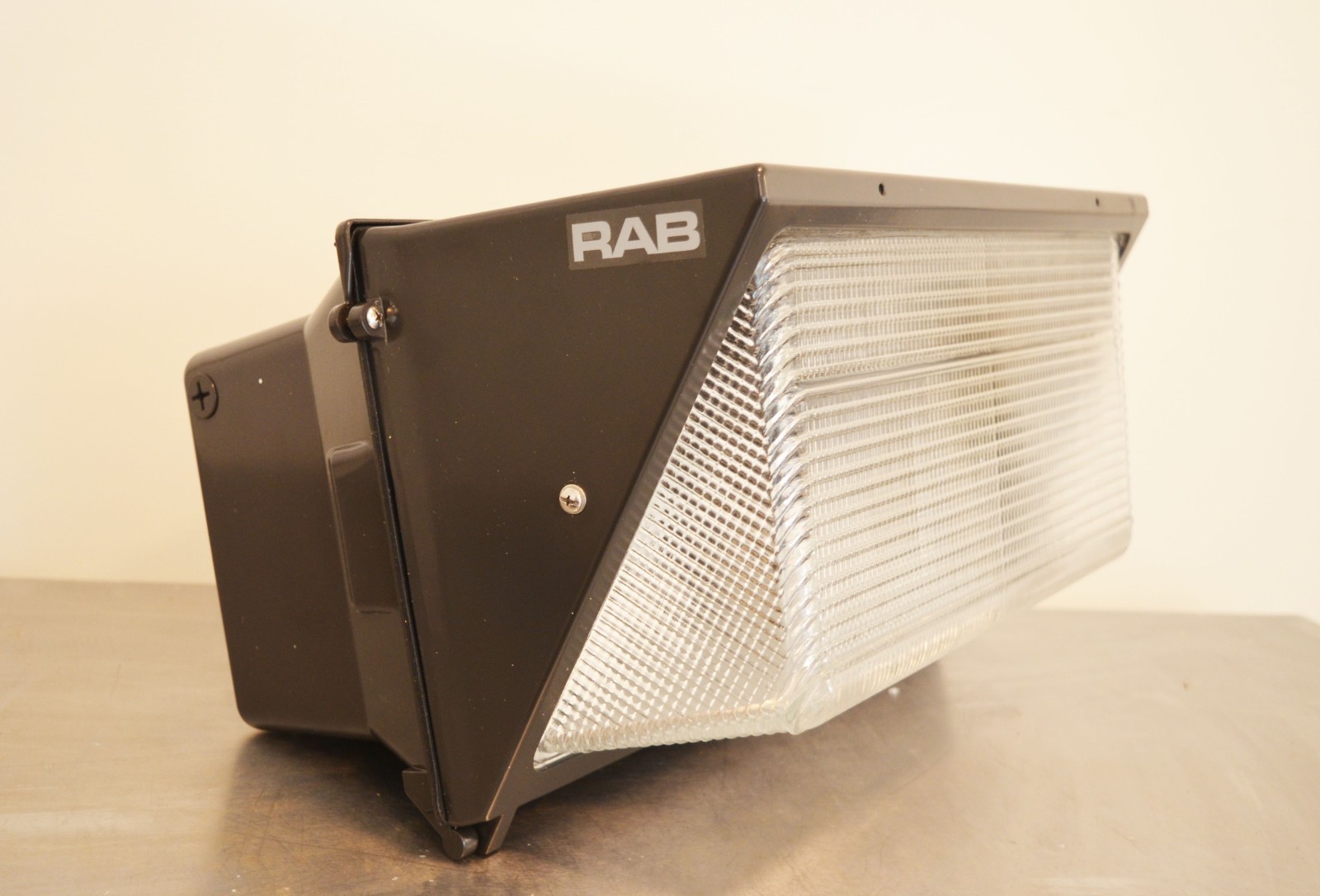 RAB Wall Pack Floodlight Fixture WP4H400PSQ  Pulse Start Quad Tap ballast - 277v