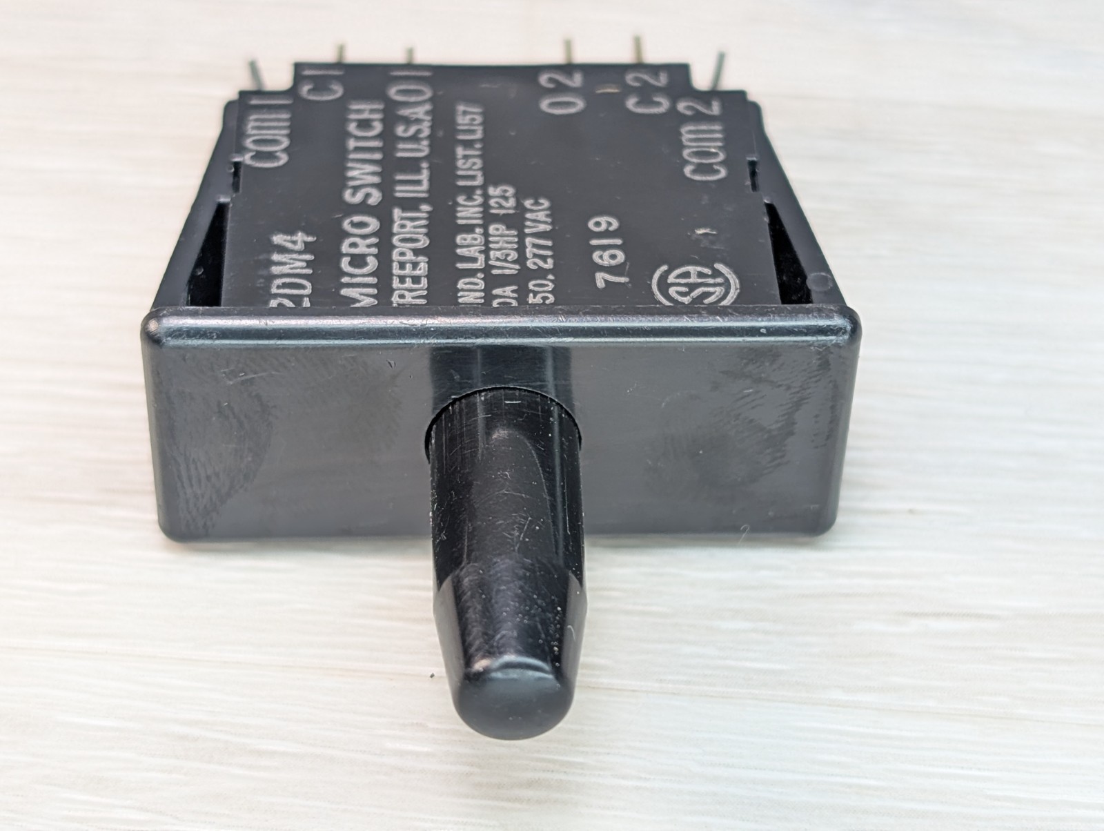 NEW Honeywell MicroSwitch 2DM4 Push / Pull Switch Plunger Actuator 10A 250VAC
