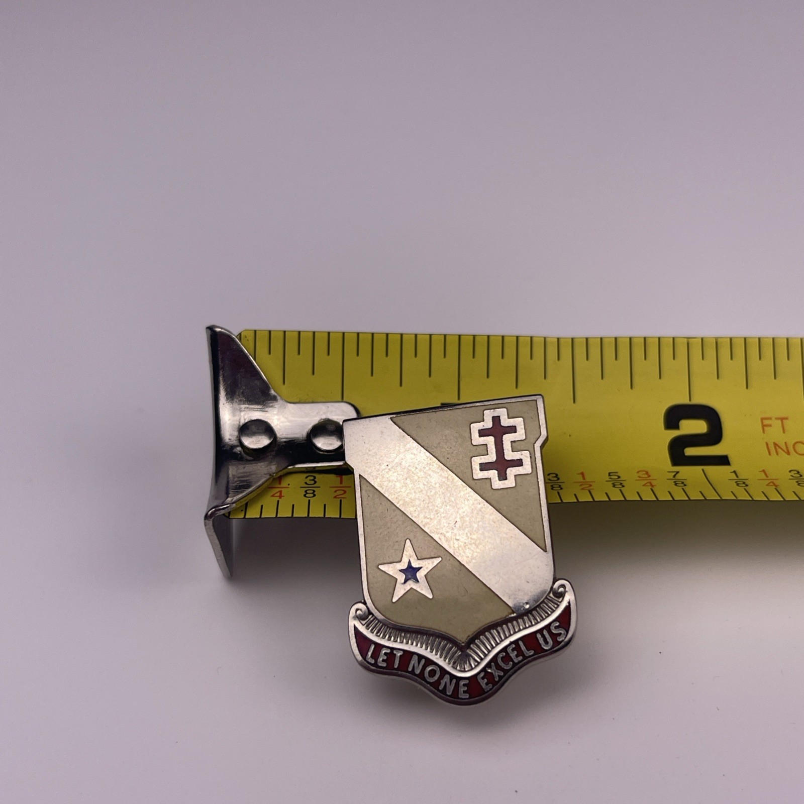 U.S. Military 7th Support Battalion DI DUI Crest Insignia Pin LET NONE EXCELUS