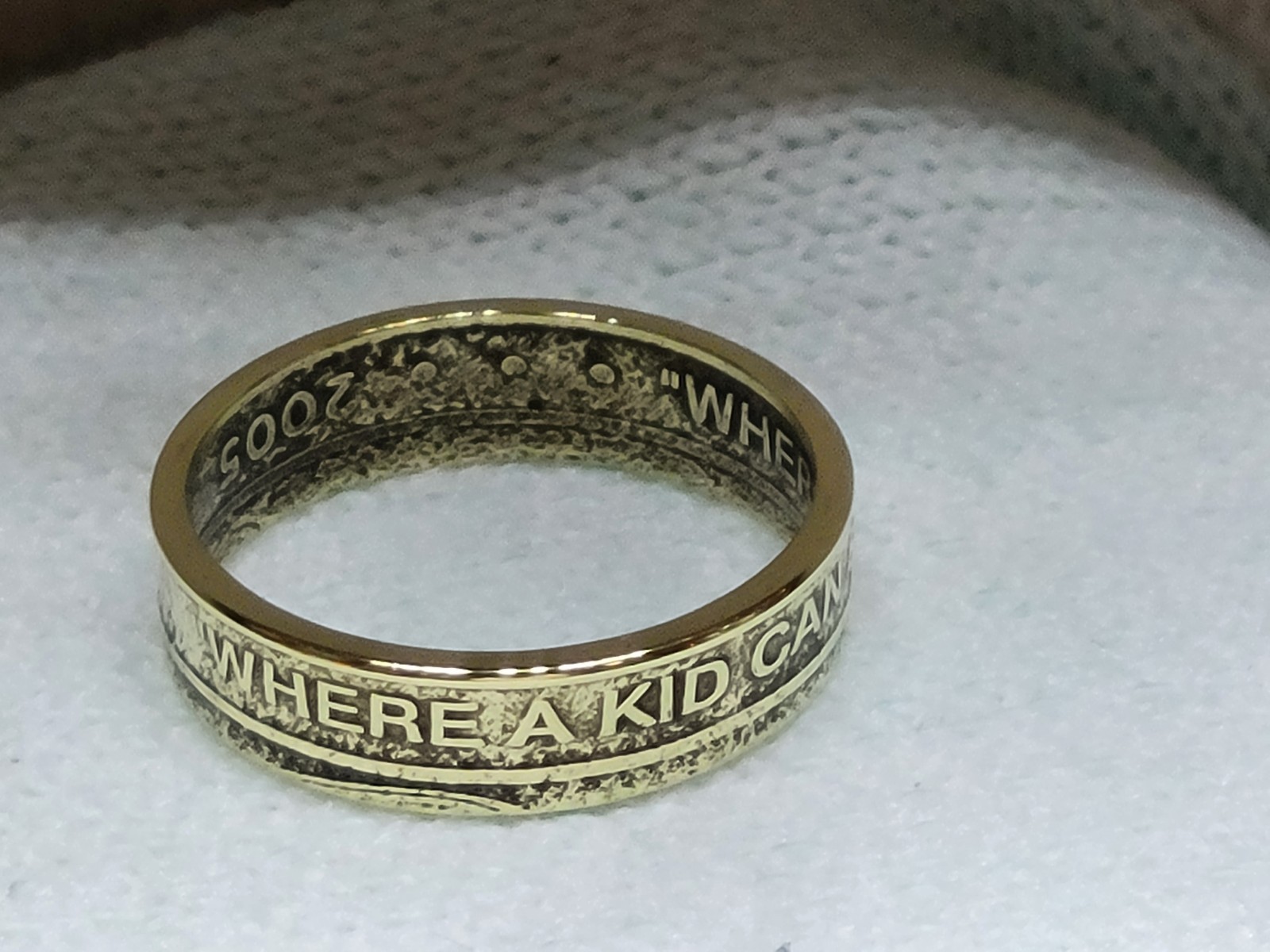 CHUCK e CHEESE- 2005 - Size 12 Token Coin Ring