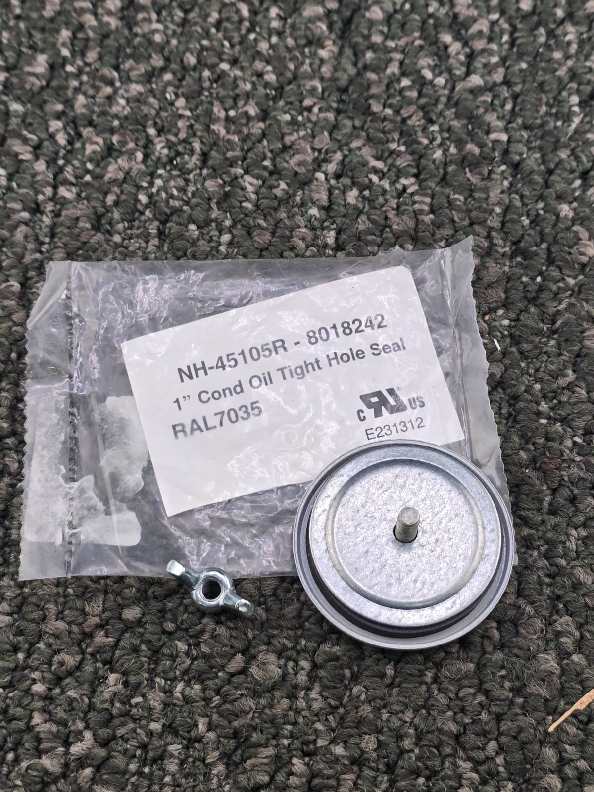 (QTY 10) NH-45105R-8018242 1-inch Oil-Tight Conduit Hole Seals with Wing Nut