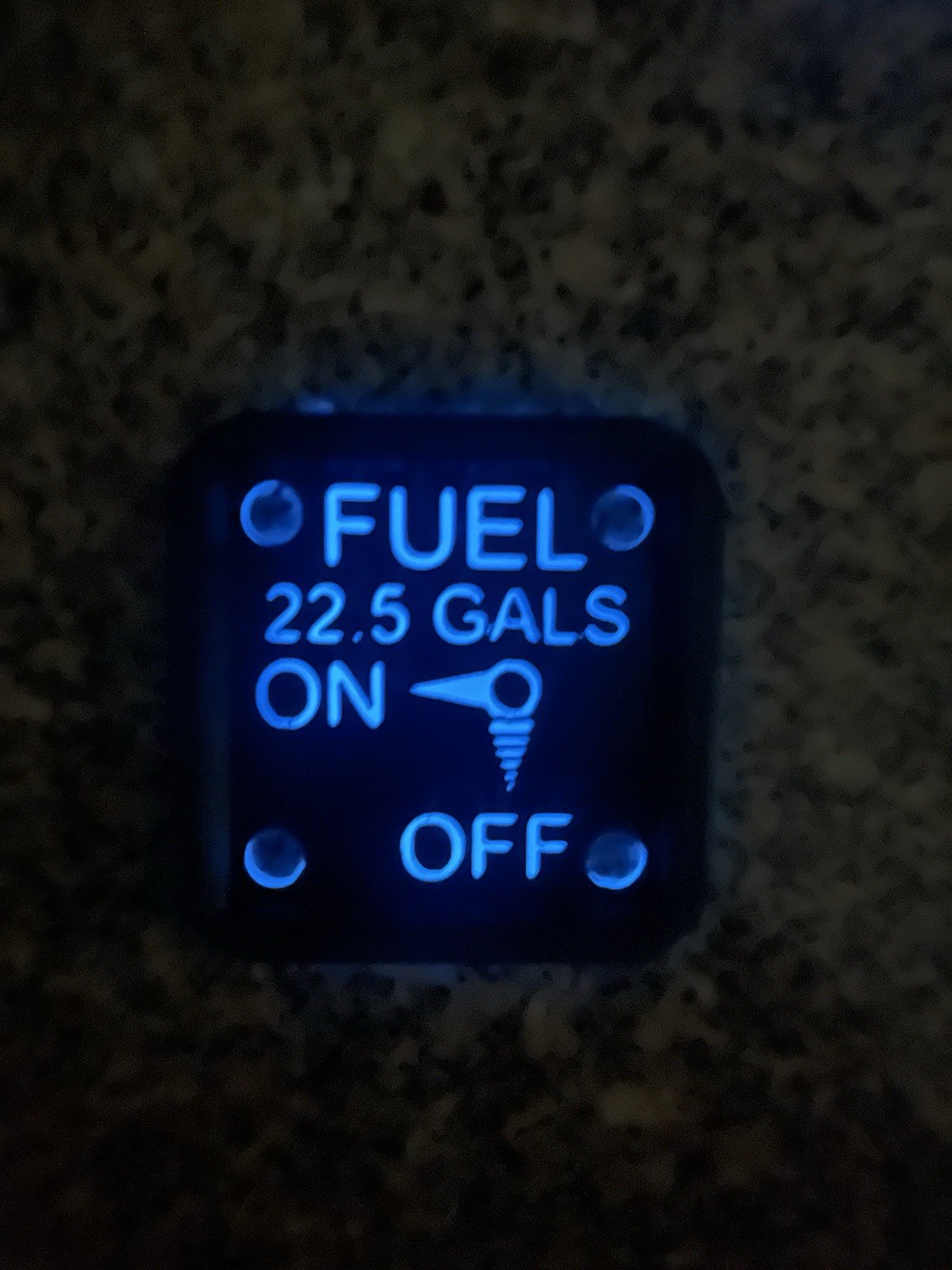 Glow In The Dark Cessna 150/152 Fuel Selector Placard 22.5 Gallons MC0410218-10