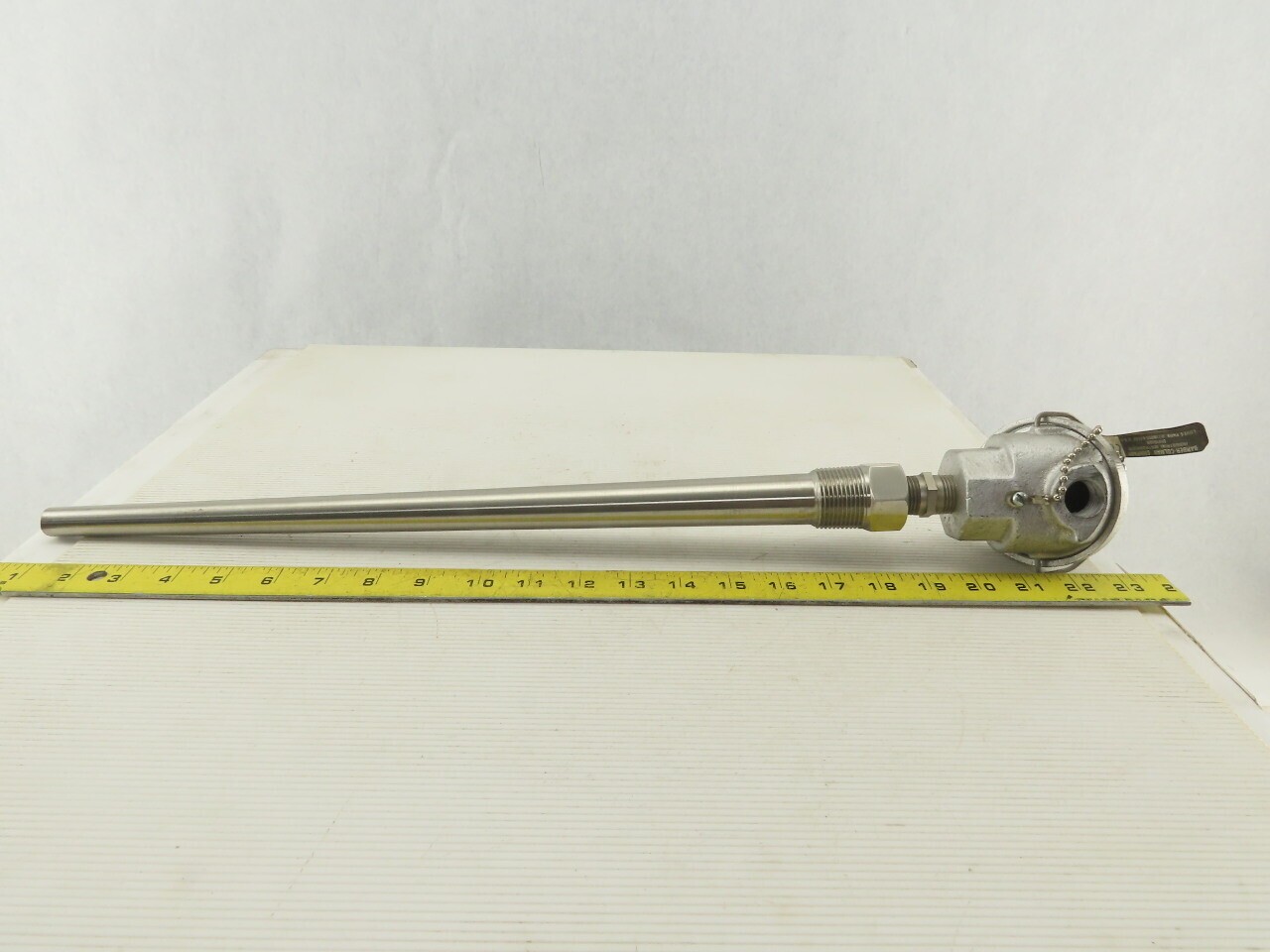 Barber-Colman J61W-M0165-AB2-L-0B Thermowell Tapered Probe 17"