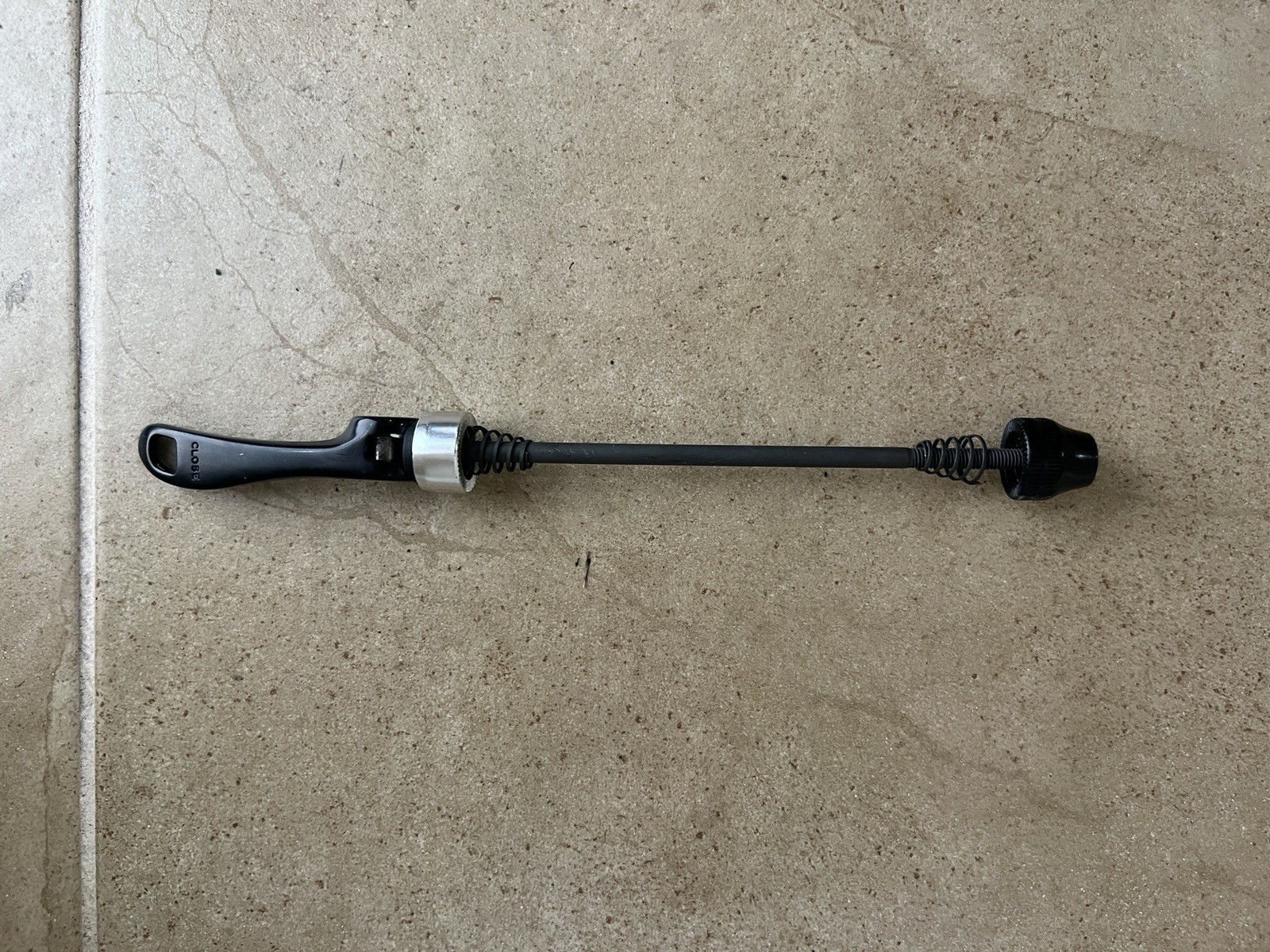 Skewer Front Wheel Quick Release 9x 135mm Black with Silver Casing