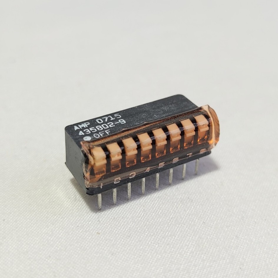 (83) 435802-9 Dip Switch SPST 8 Position Through Hole Right Angle Piano Actuator