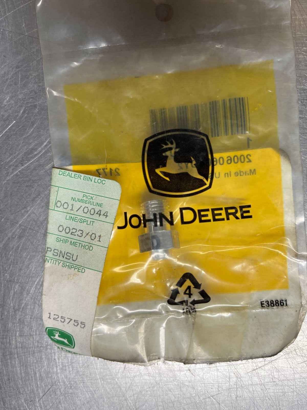 R130737 Genuine OEM John Deere FITTING