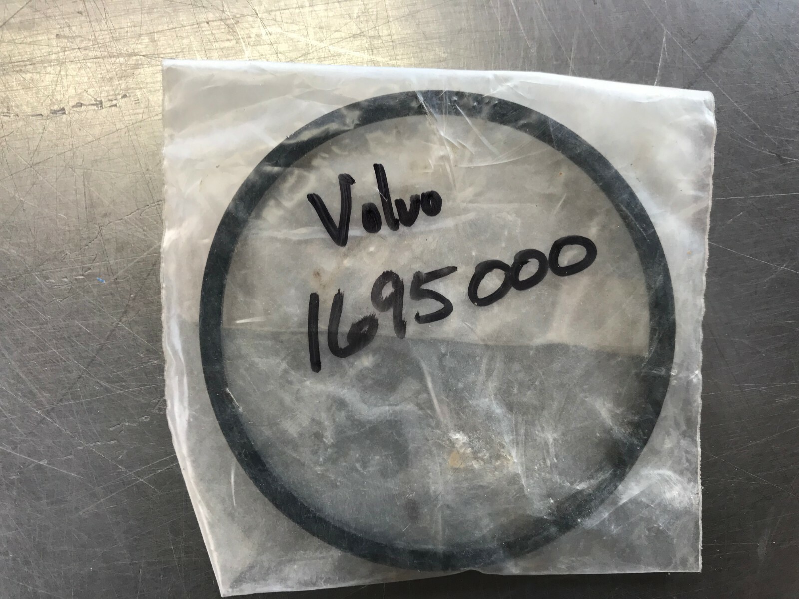 1695000  GENUINE Volvo  GASKET    Ingersoll Rand   VOE1695000