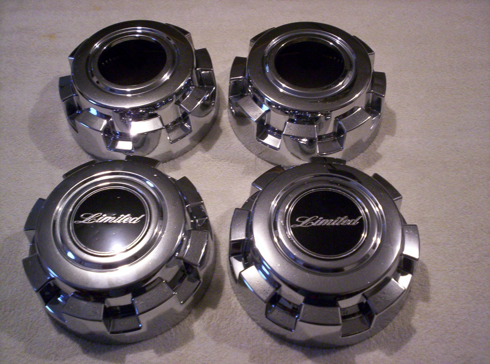 99-05 Ford Excursion F250 F350 4x4 Limited  4 OEM Center Caps  3C341A096AA