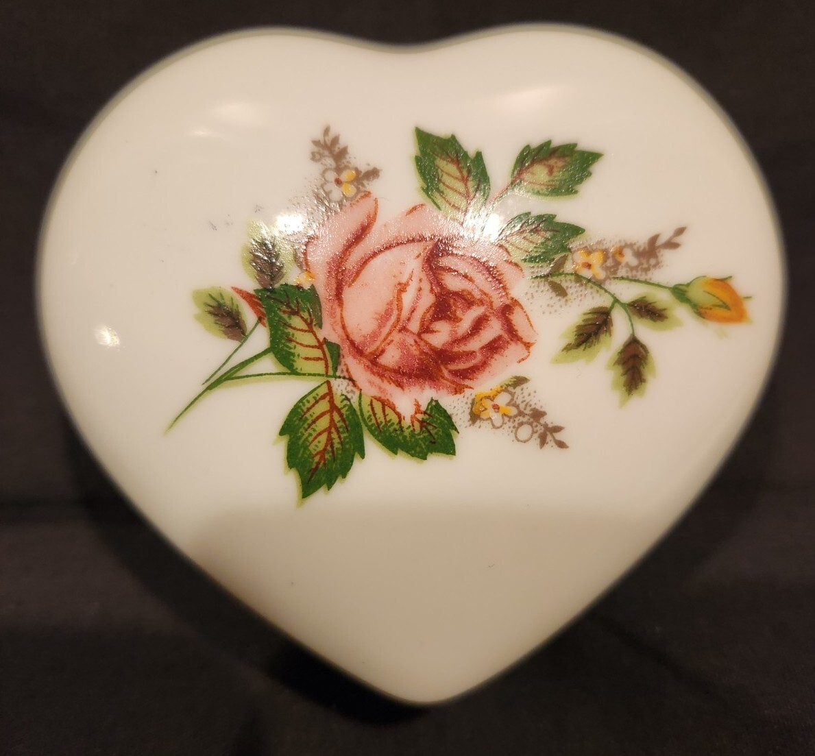 Vintage Porcelian Heart Trinket Box Rose Details Made In Brazil Excellent Cond