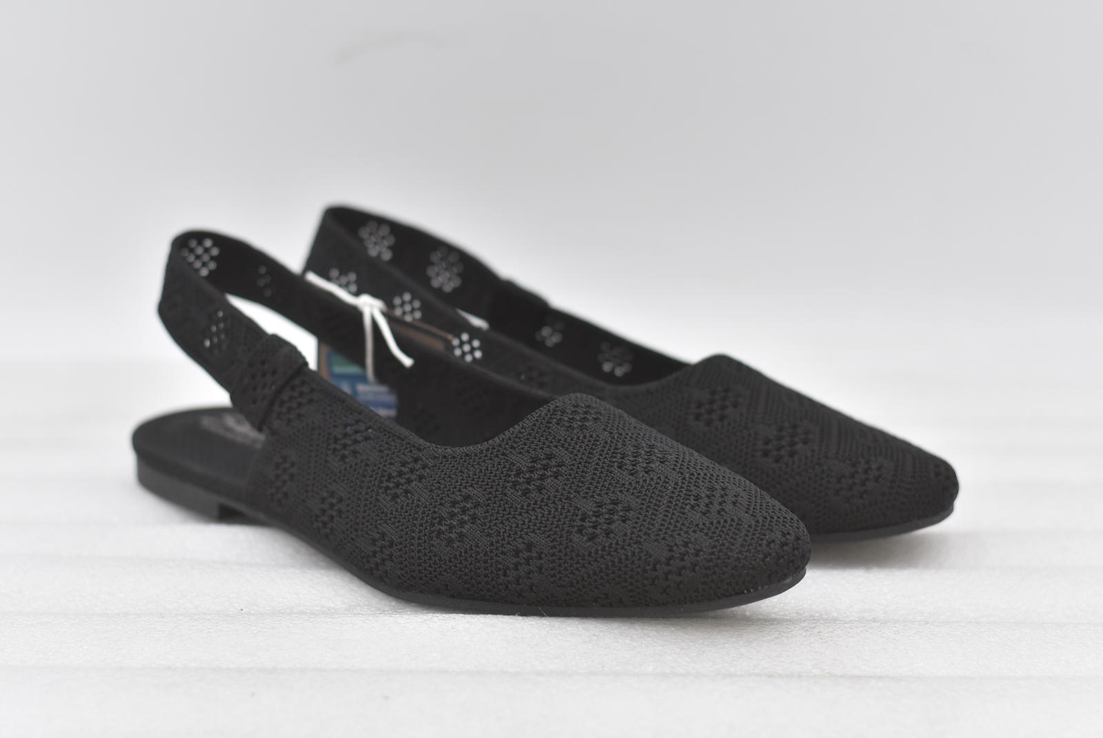 Woman's Skechers Cleo Snip Sweet Time Flats in Black Size 10 158677/BLK
