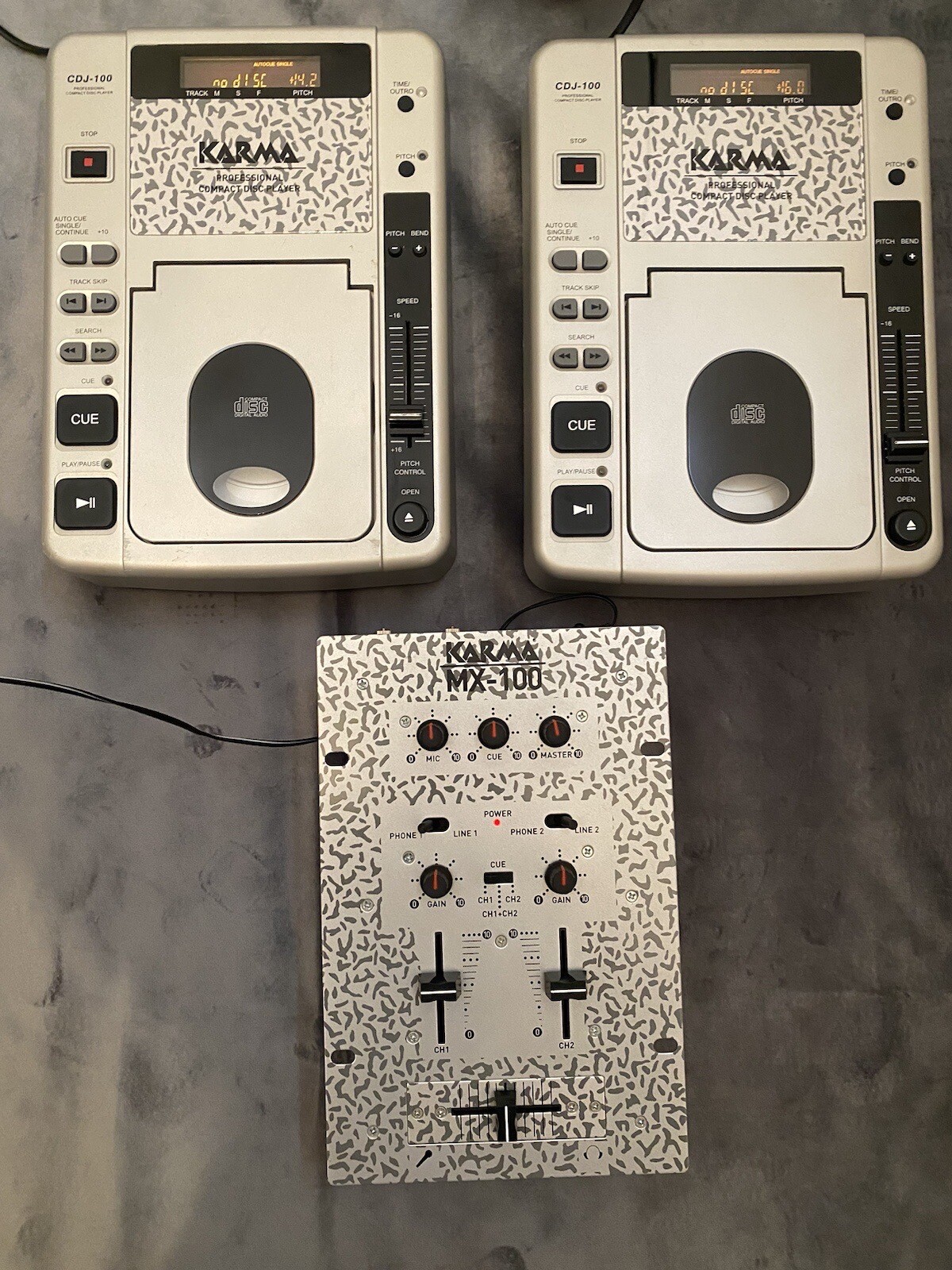 DJ KIT KARMA MX-100 DJ Mixer+2 KRMA CDJ-100 Professional Disc Player *Very good*