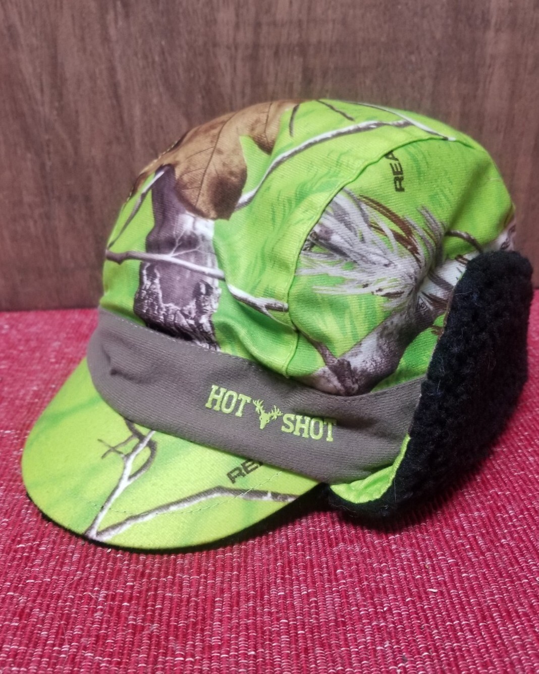 Hot Shot Bright Green CAMO Realtree Hat Warm Youth Size 4-7 Faux Sherpa Lined