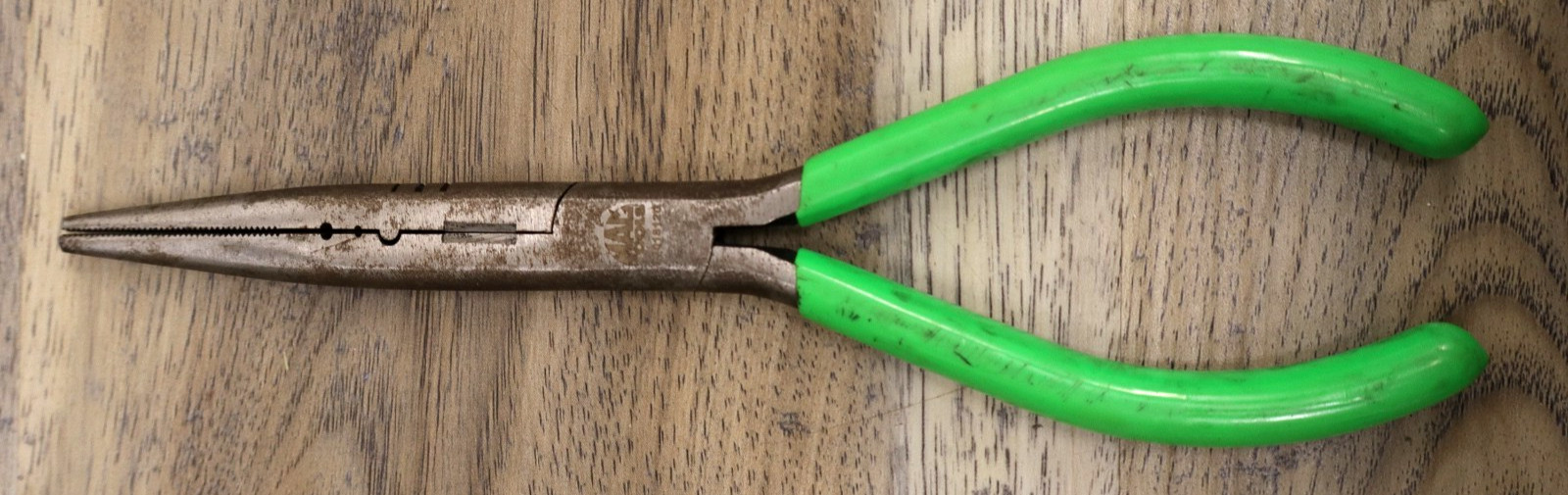 Mac Tools Needle Nose Fishing P301812 9" Pliers Green Grips