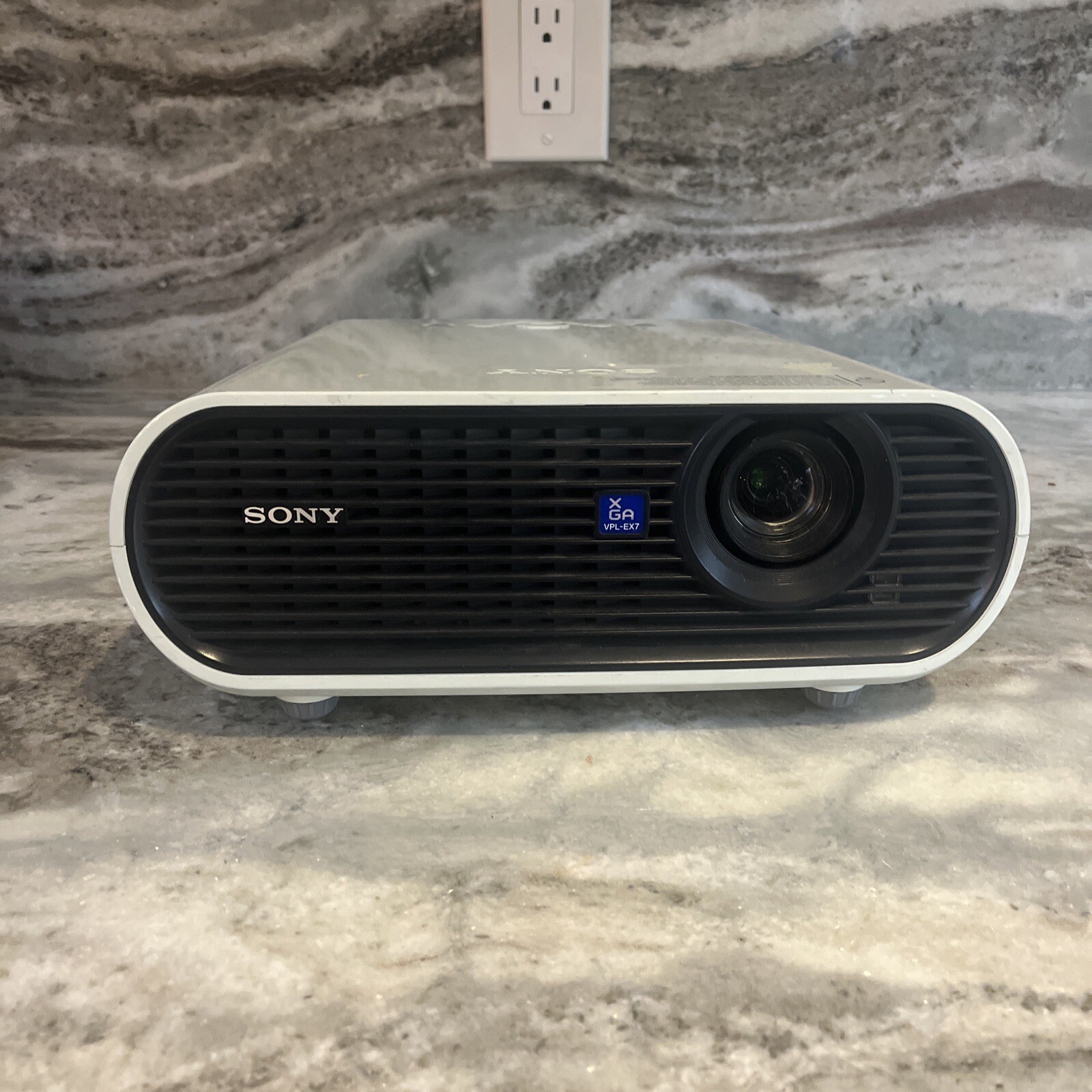 Sony VPL-EX7 XGA Projector