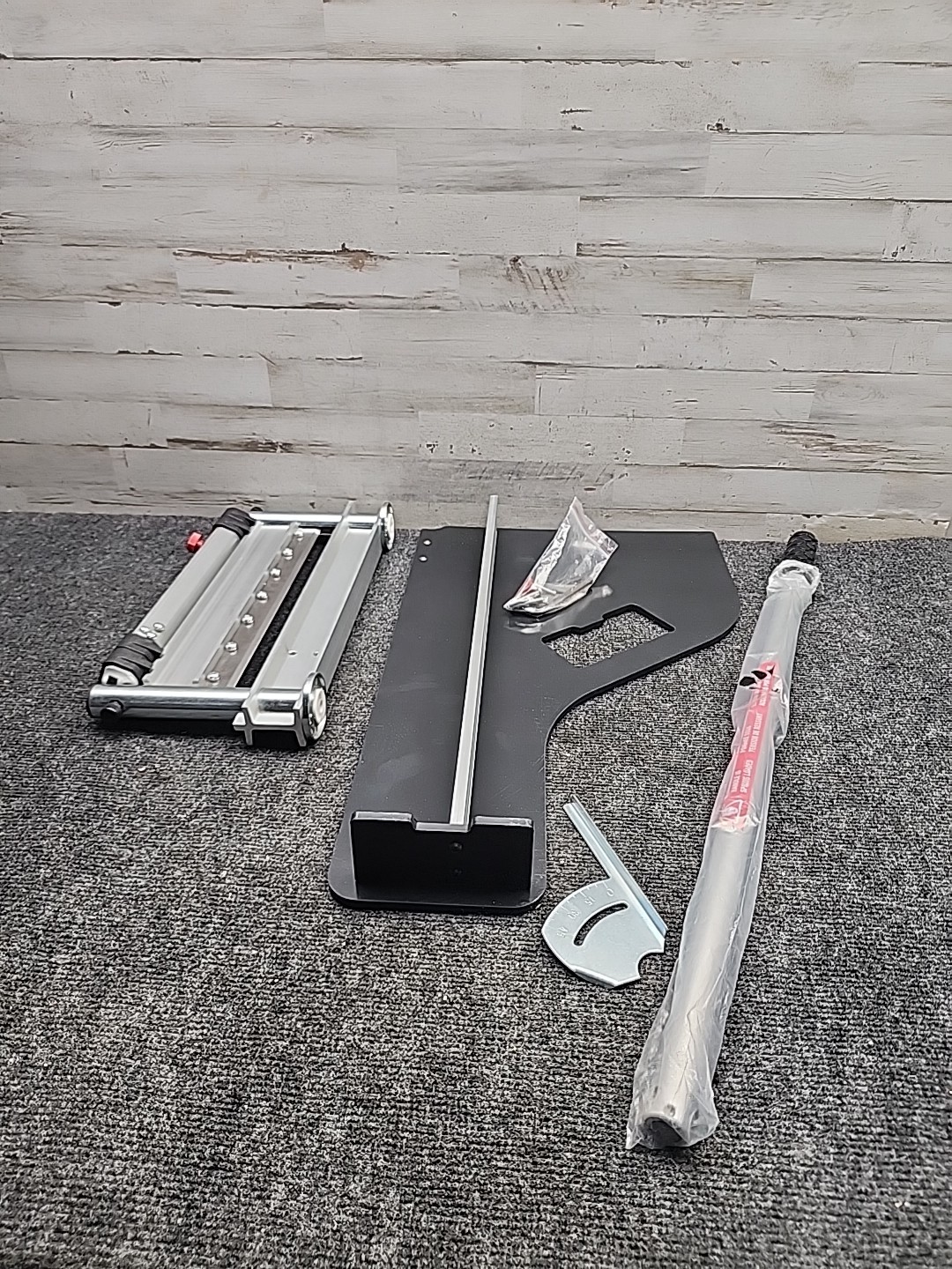 Used ROBERTS 13" Multi-Floor Cutter & 28 1/2 Handle