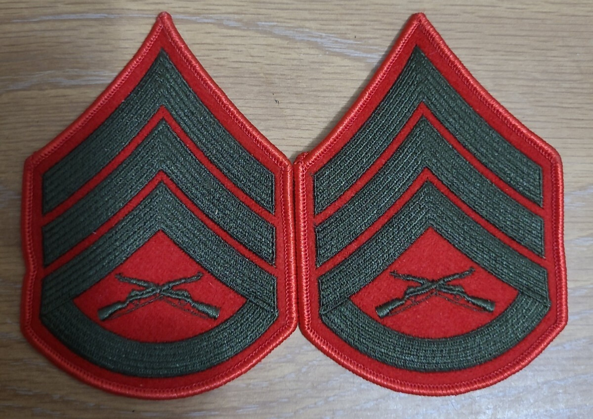 PAIR OF Female USMC E-6 STAFF SERGEANT CHEVRONS, Green Red