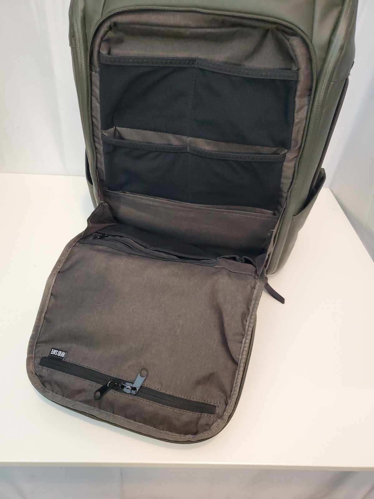 Nomatic Backpack 20L, Good Condition, Expands to 24L, Olive Color, $329 Value