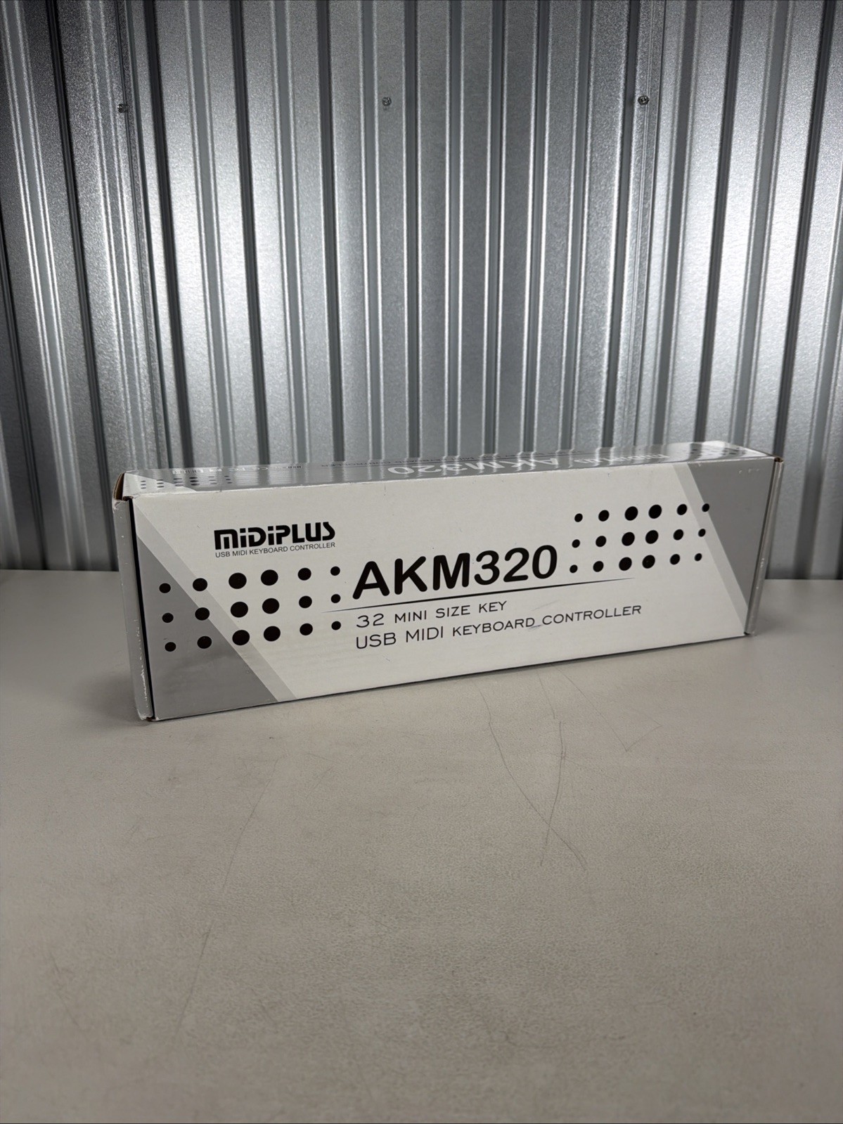 NEW MidiPlus AKM320 USB MIDI Keyboard Controller, Black, 32-key