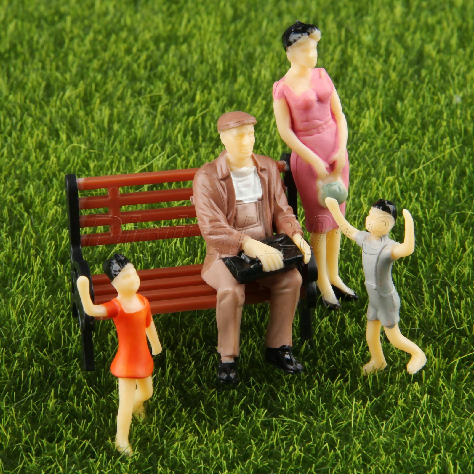 10pcs Plastic Park Plain People Model Train Scenery Layout Scale 1:30 Painted