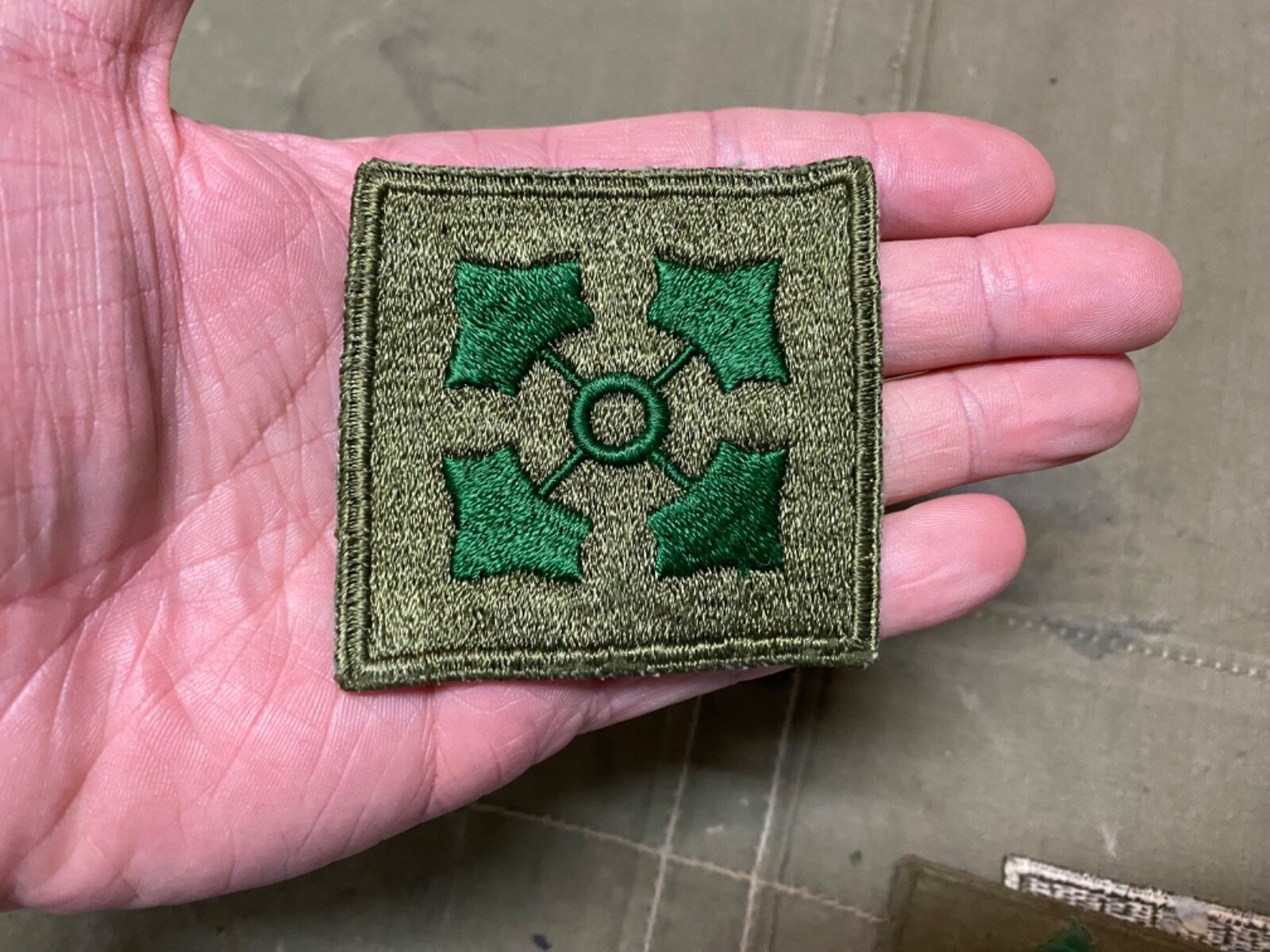 ORIGINAL WWII US ARMY 4TH INFANTRY DIVISION JACKET SLEEVE INSIGNIA PATCH